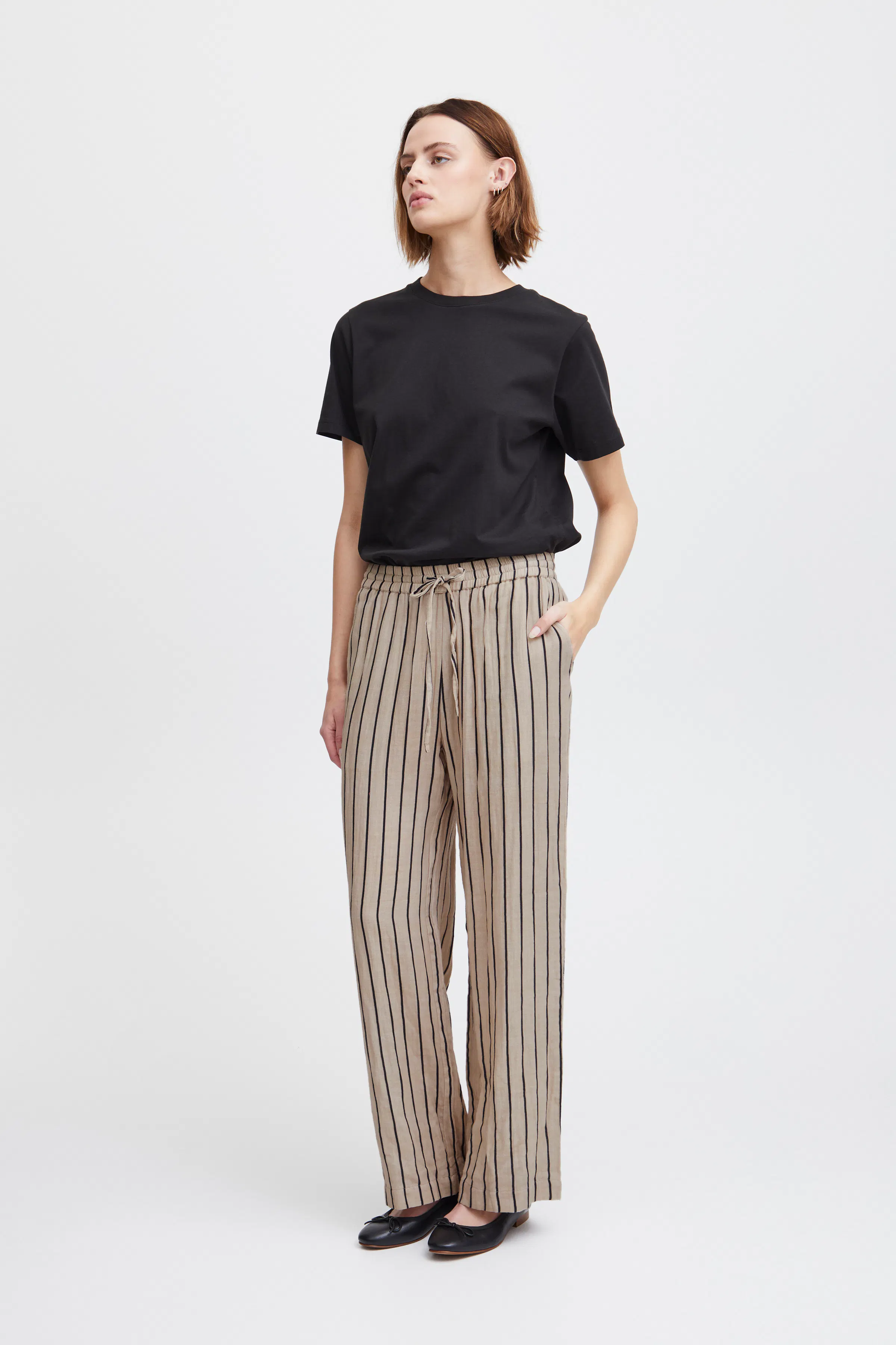 IAFOXA Bukser LOOKBOOK FRONT 20121645-202985