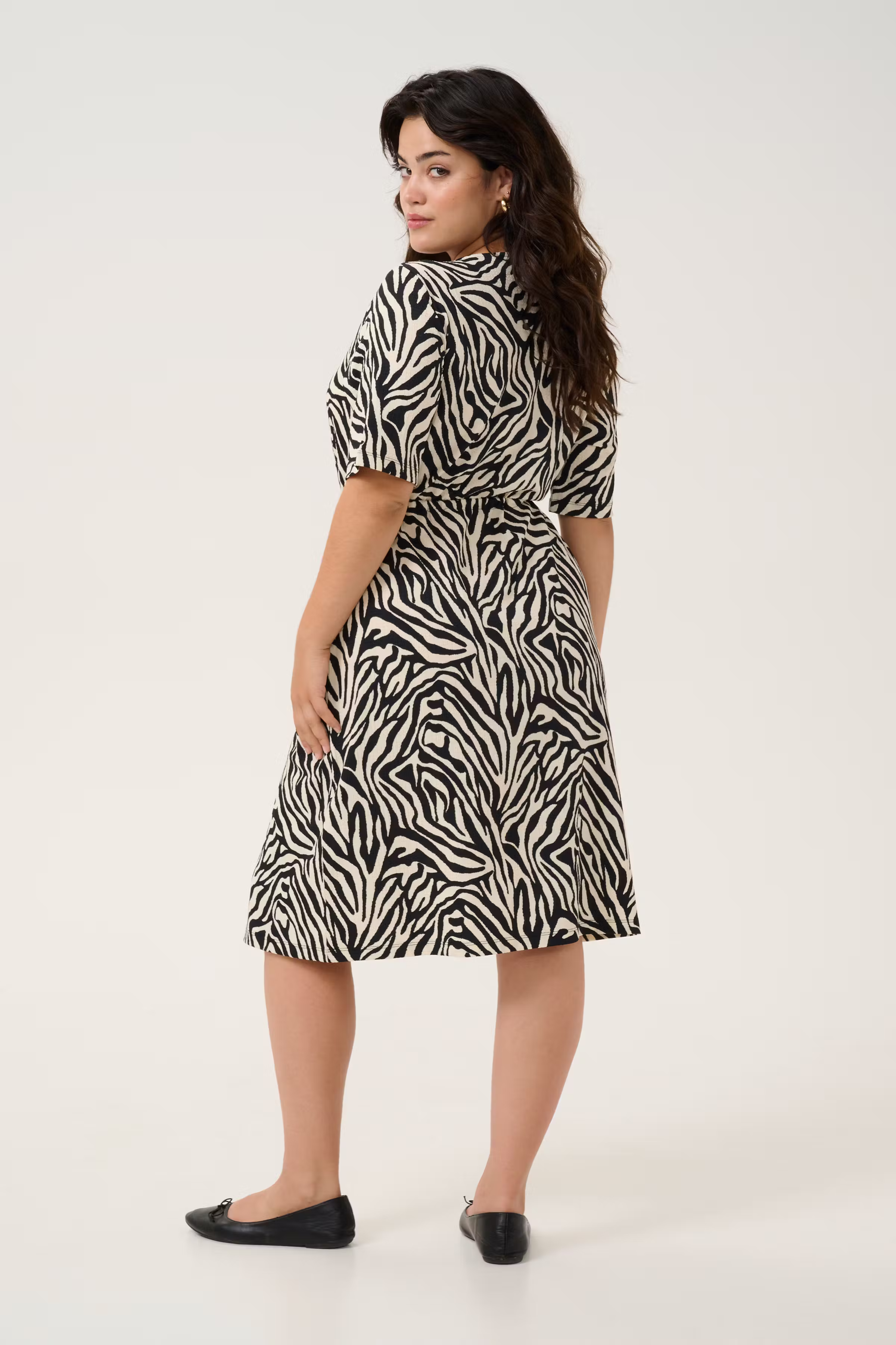 KCherdis Dress LOOKBOOK BACK 10582929-106502