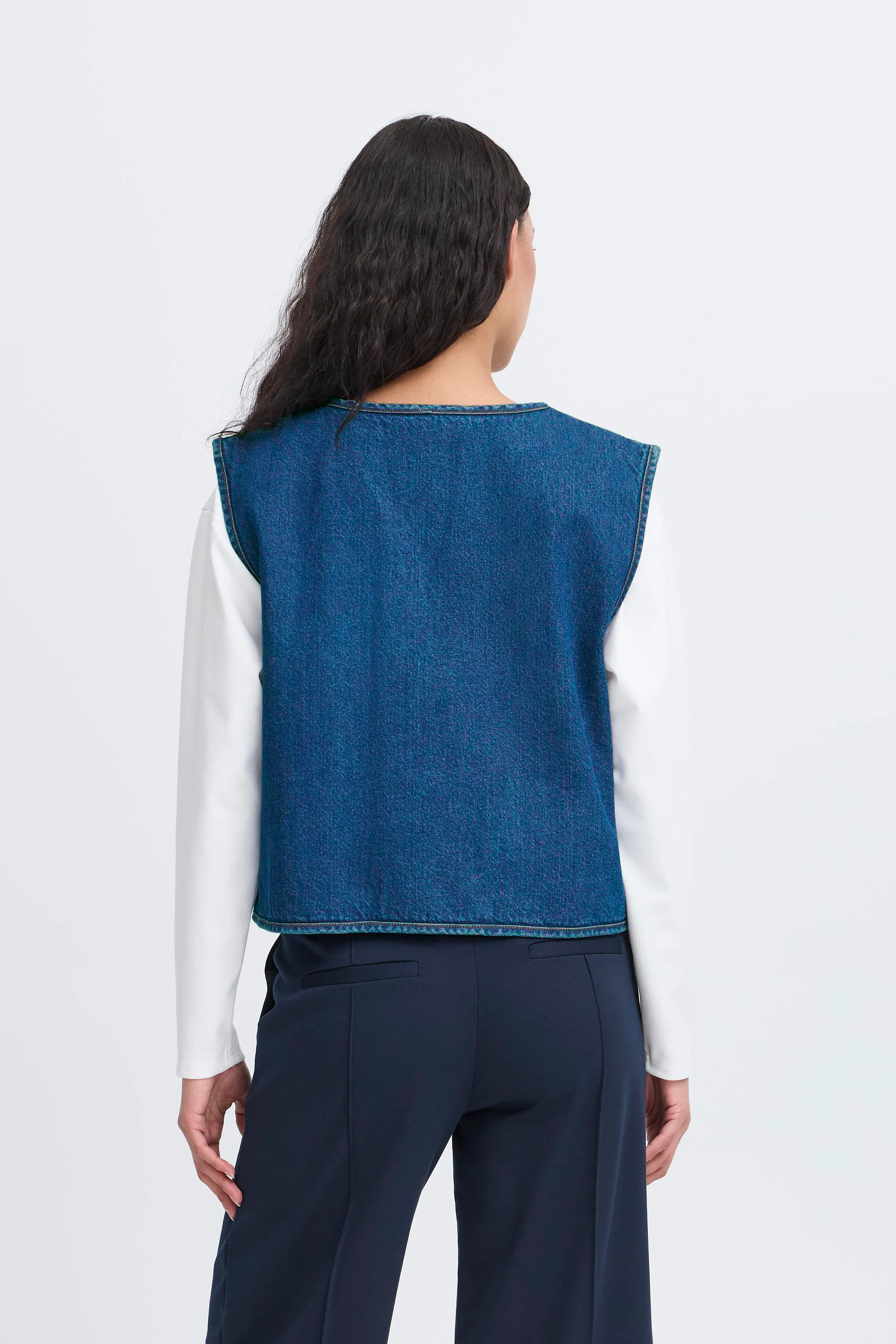 IHPELLIE Vest LOOKBOOK BACK 20124067-200339