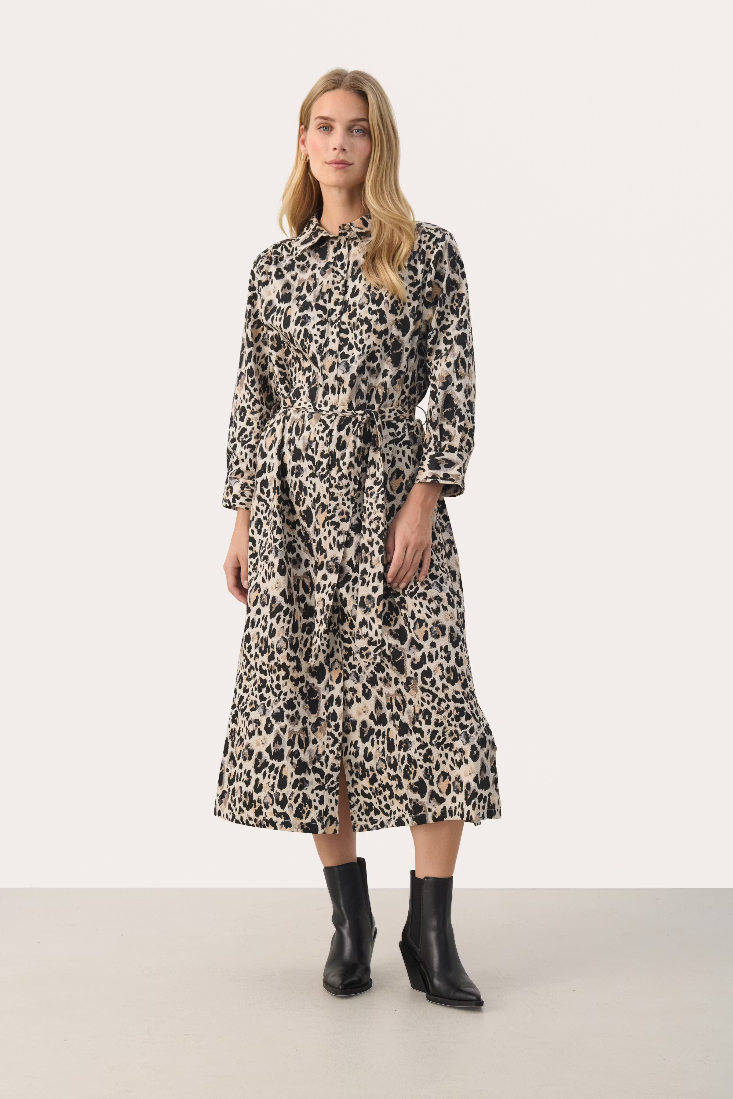 BintiPW Kjole LOOKBOOK FRONT 30309587-301773