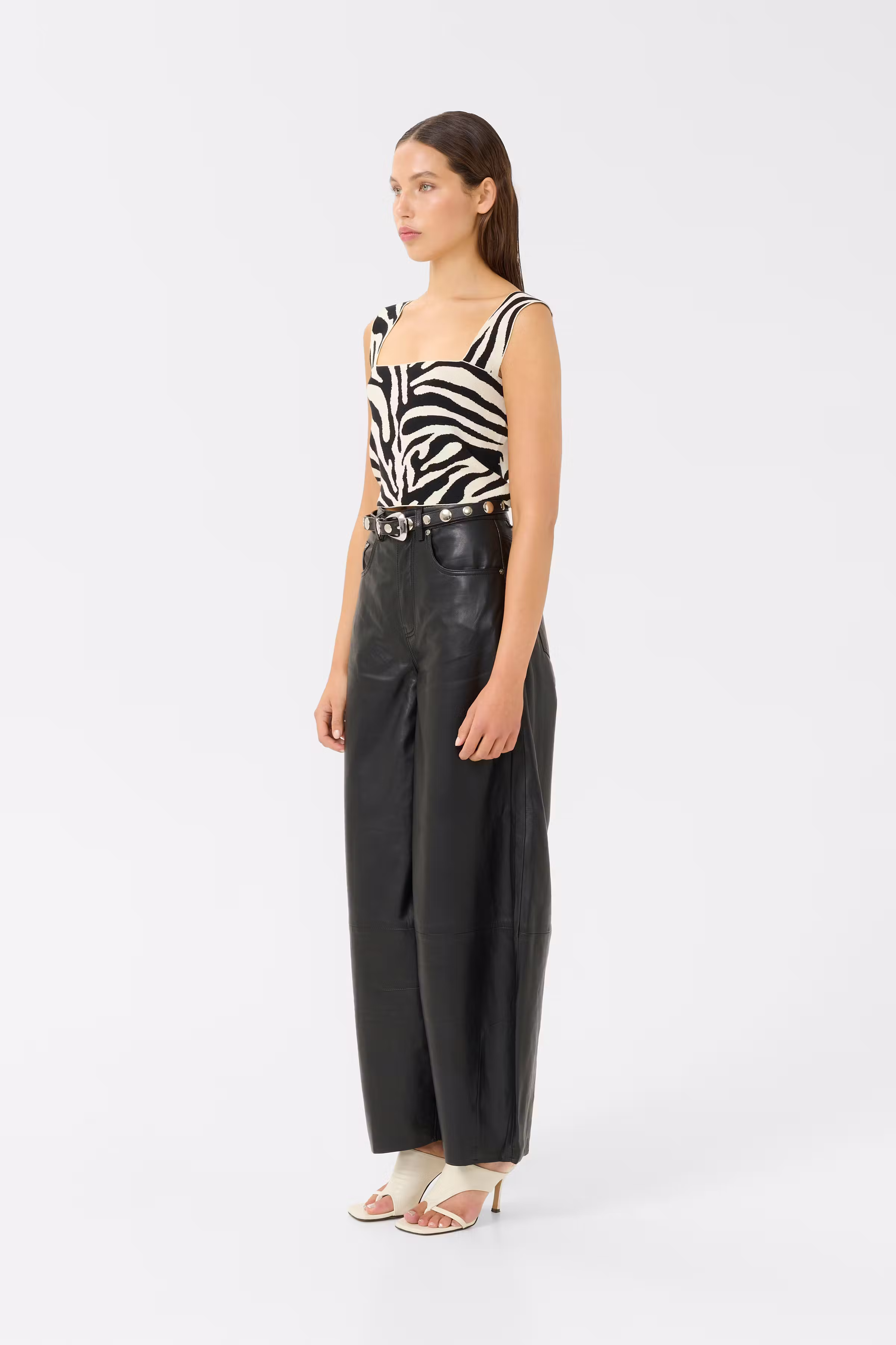 GZzebba Top LOOKBOOK FRONT 10910340-107873