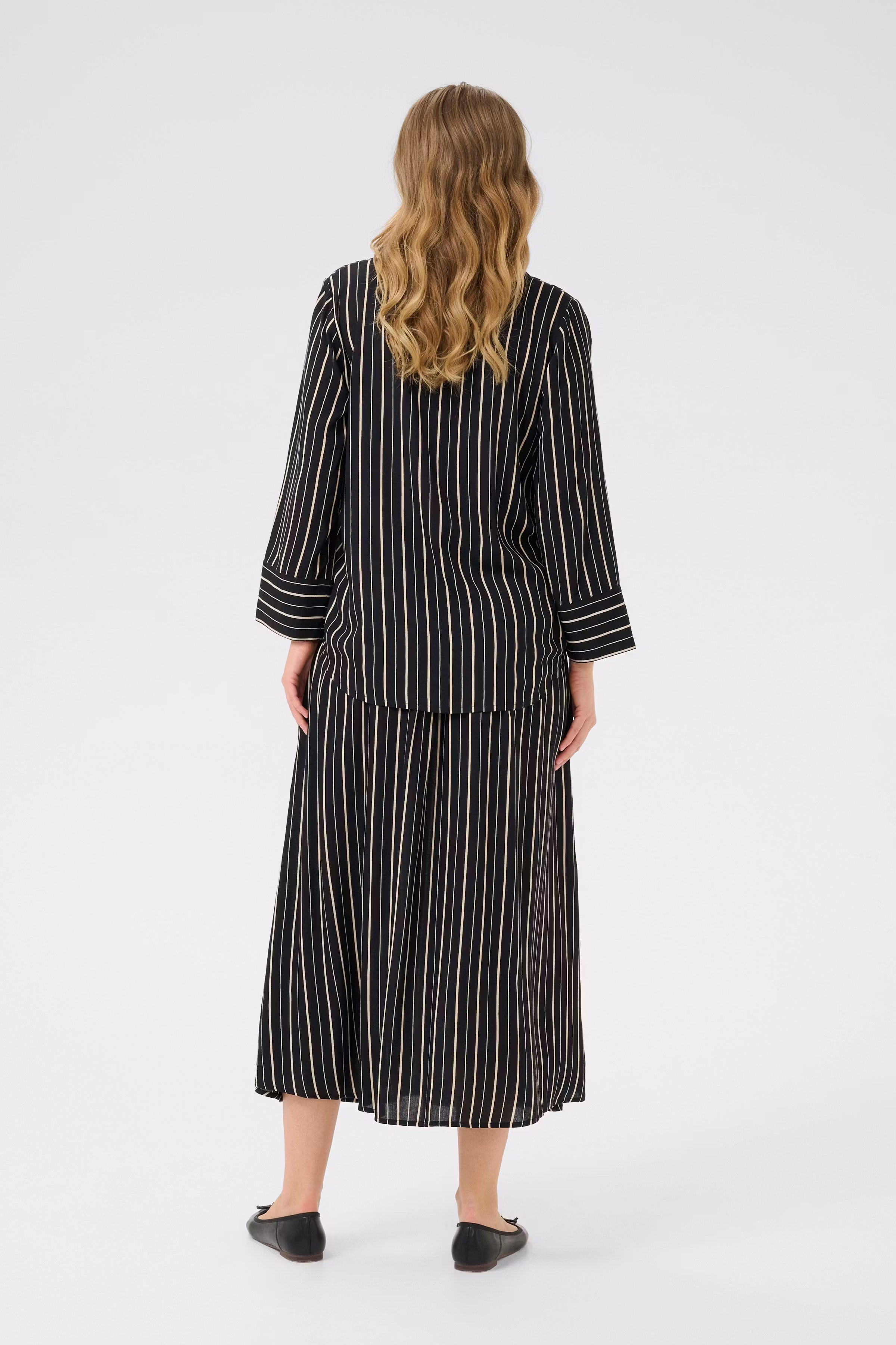 BPluna Shirt LOOKBOOK BACK 10590847-107536B