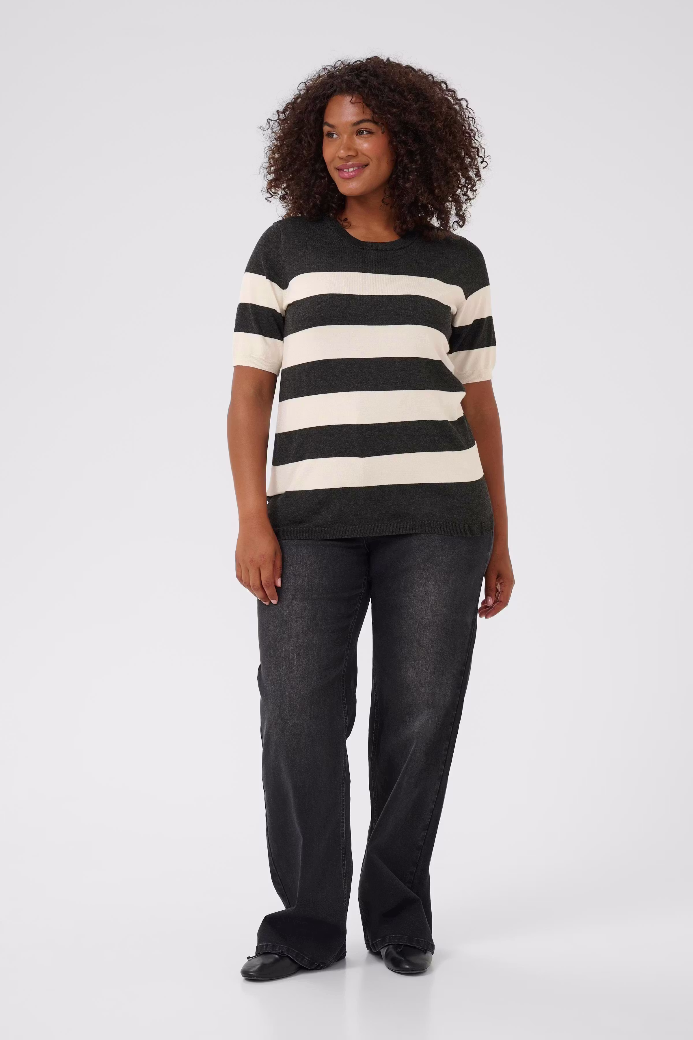 KClizzy Pullover LOOKBOOK FRONT 10582914-108416
