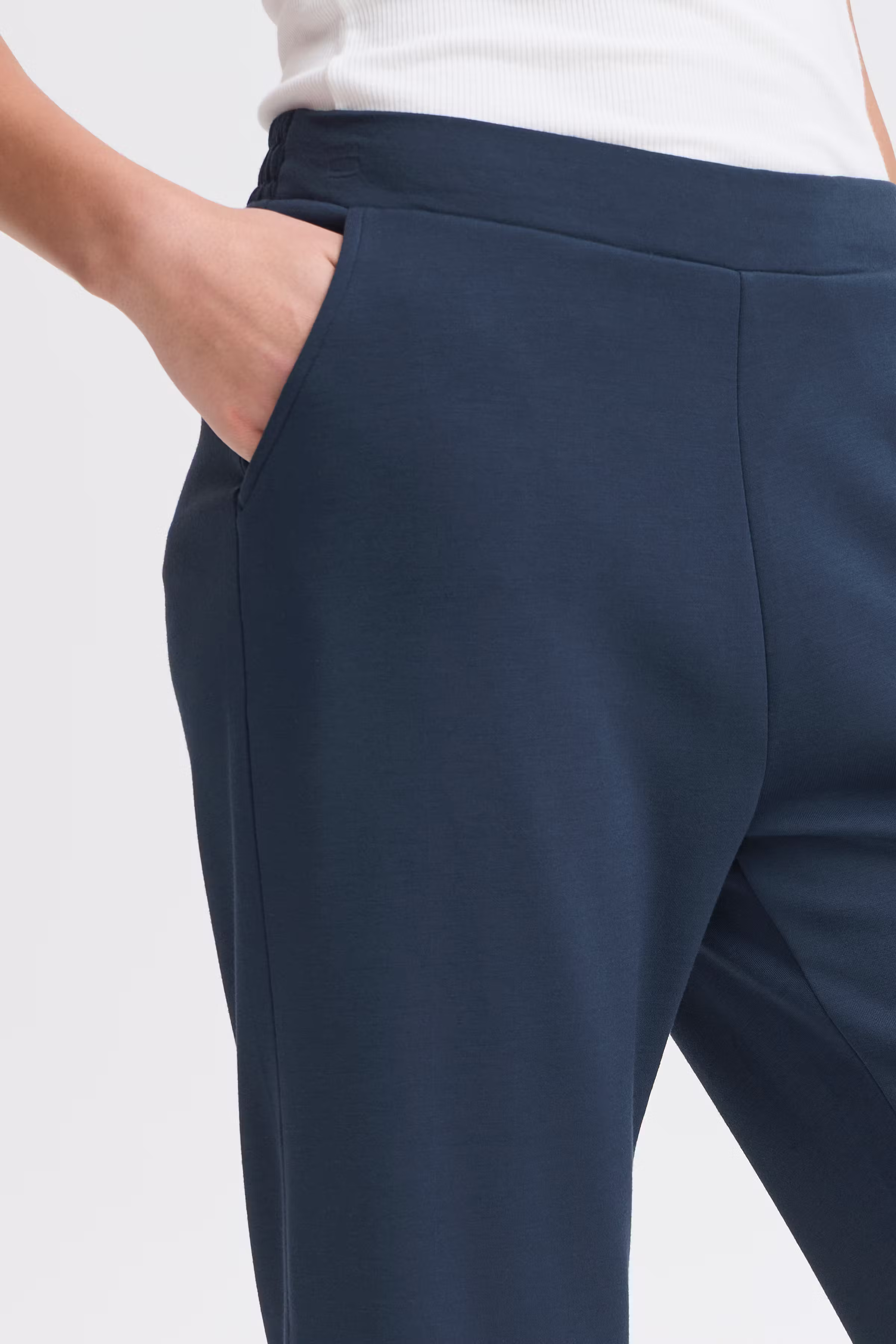 FRAURORA Hose LOOKBOOK DETAIL 20615814-193923