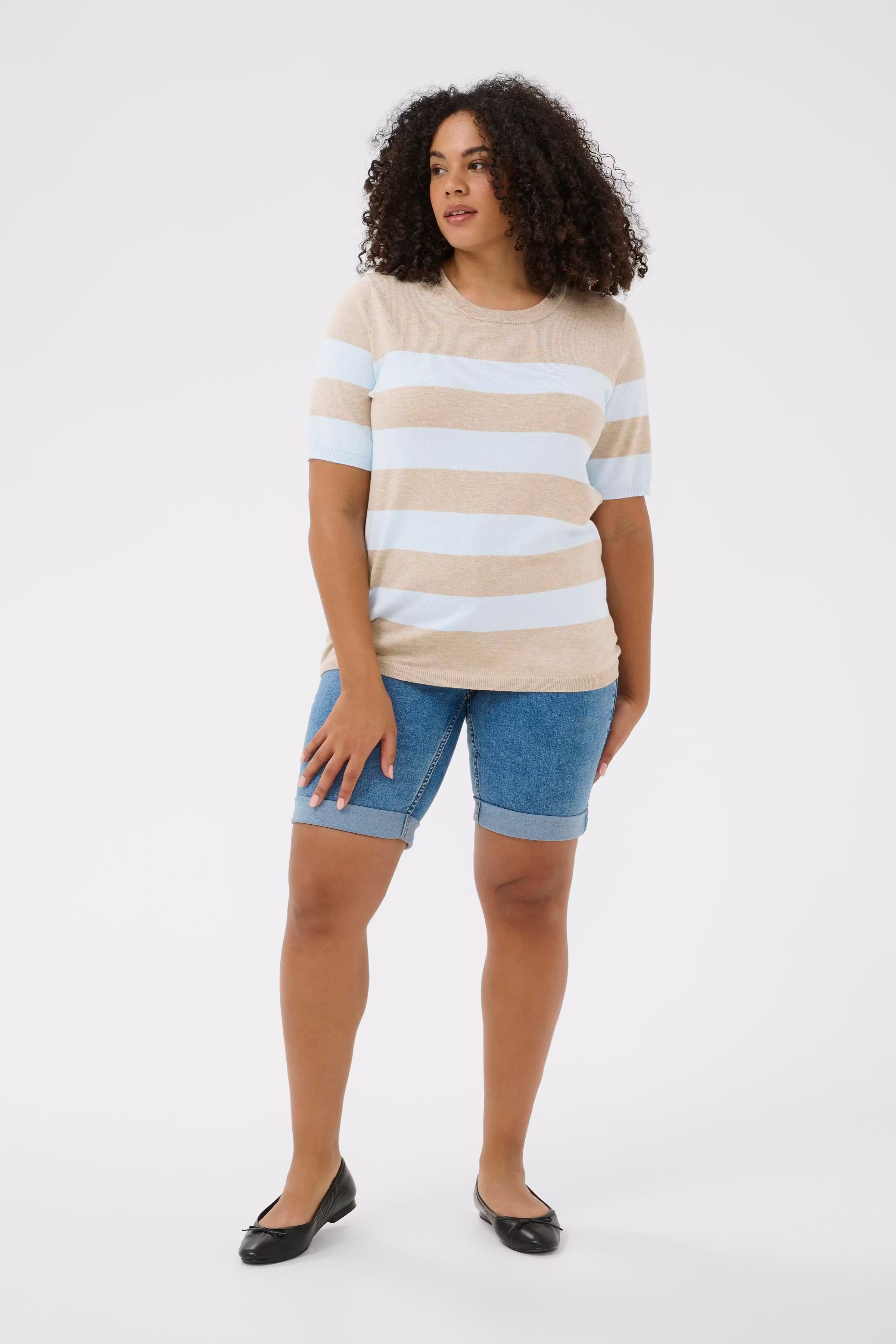 KClizzy Pullover LOOKBOOK FRONT 10582914-109210