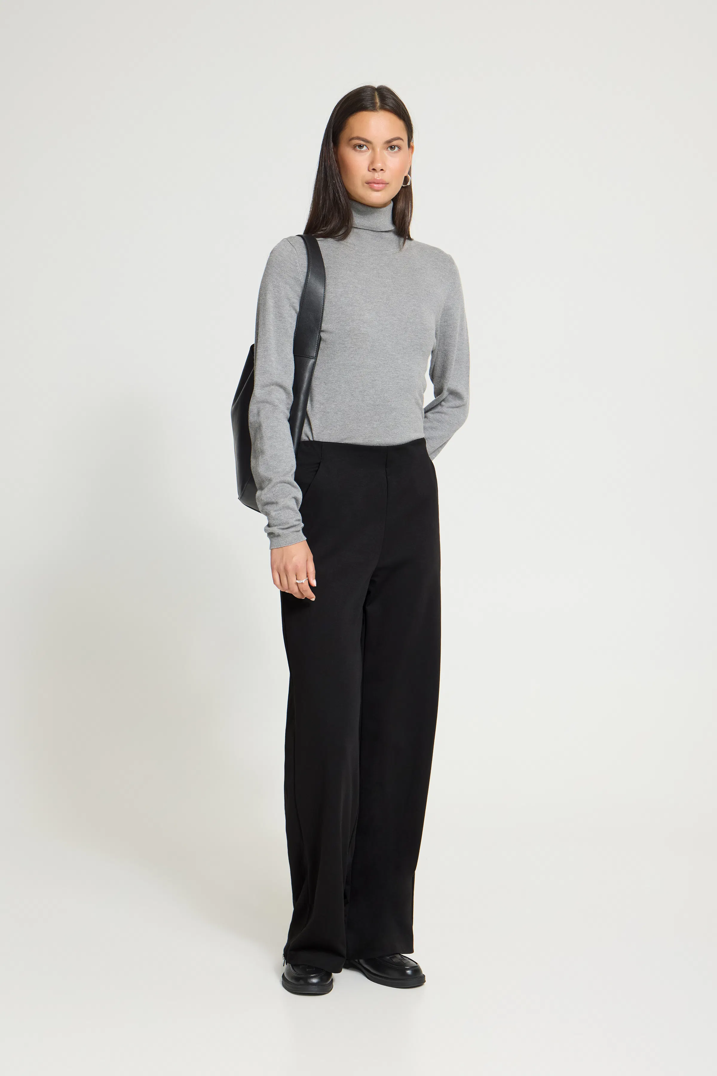 IHKATE Hose LOOKBOOK FRONT 20123476-10001