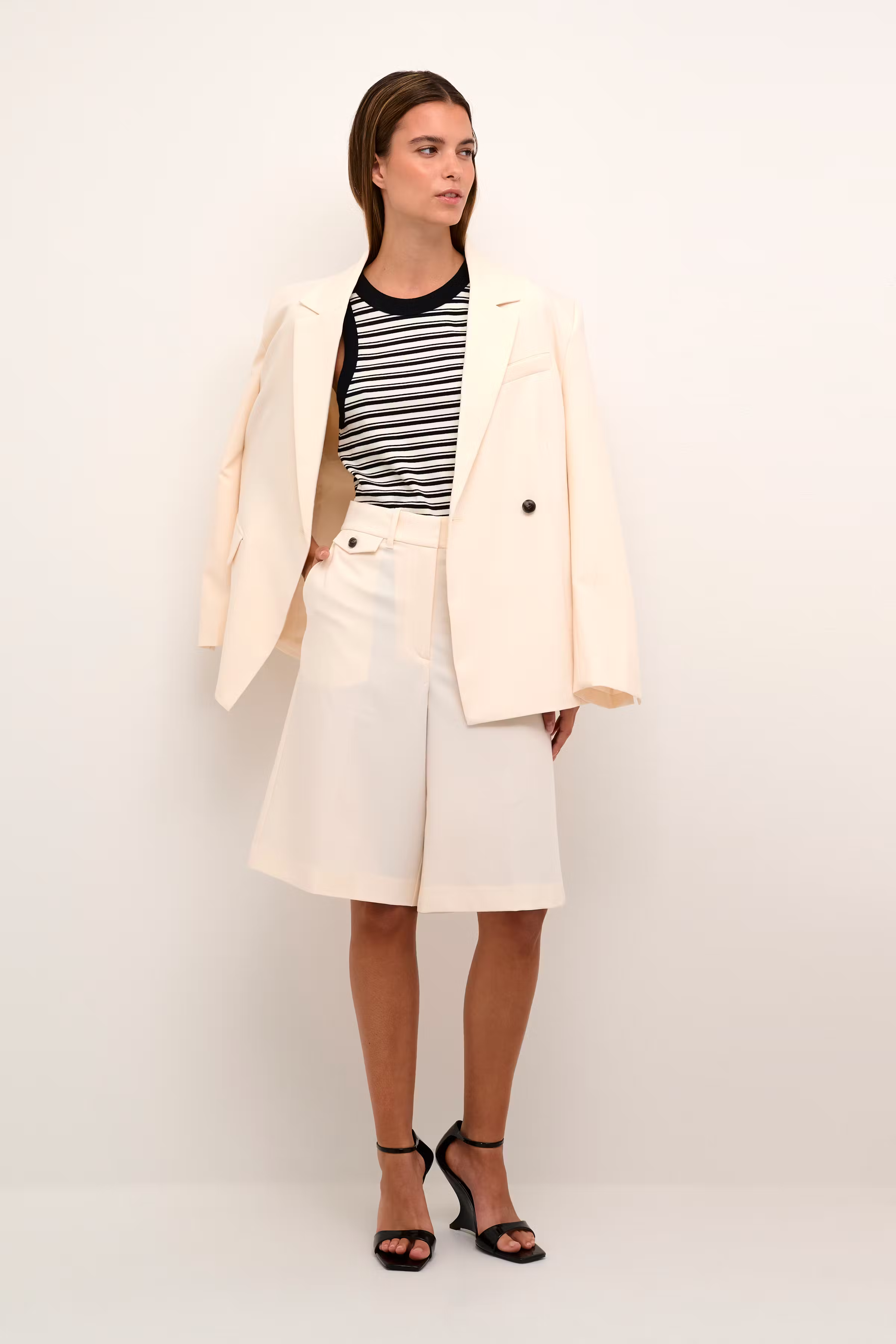 OliseKB Shorts LOOKBOOK FRONT 10104925-110103