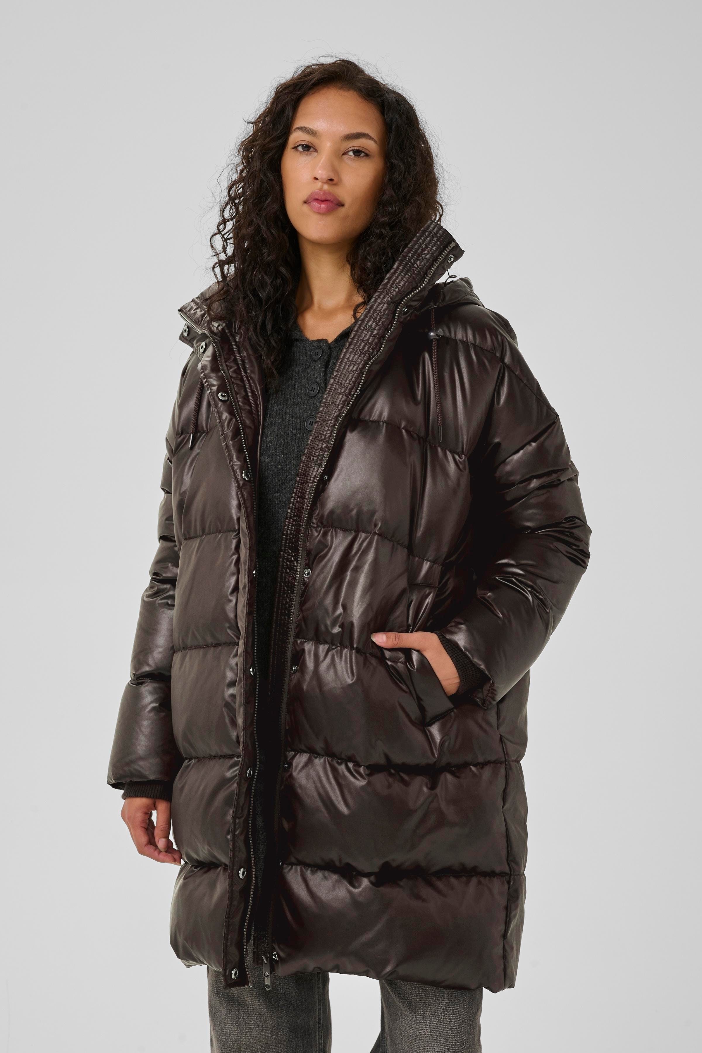 GlossyMW Puffer Coat LOOKBOOK FRONT 10704754-191103