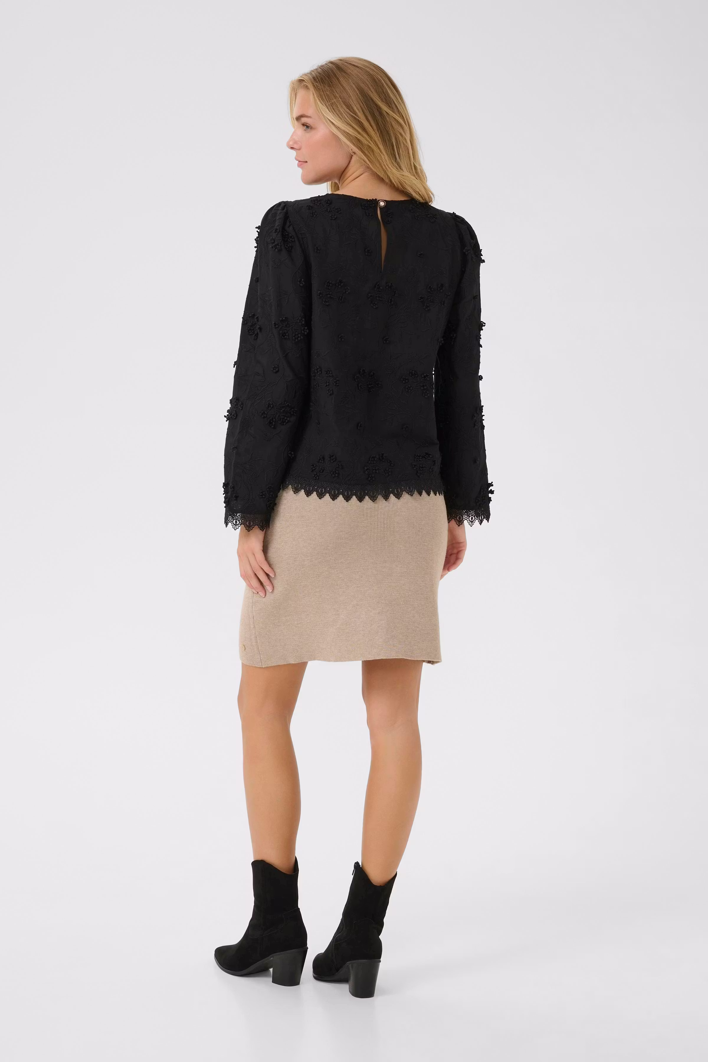 CRHilda Bluse LOOKBOOK BACK 10614155-100120