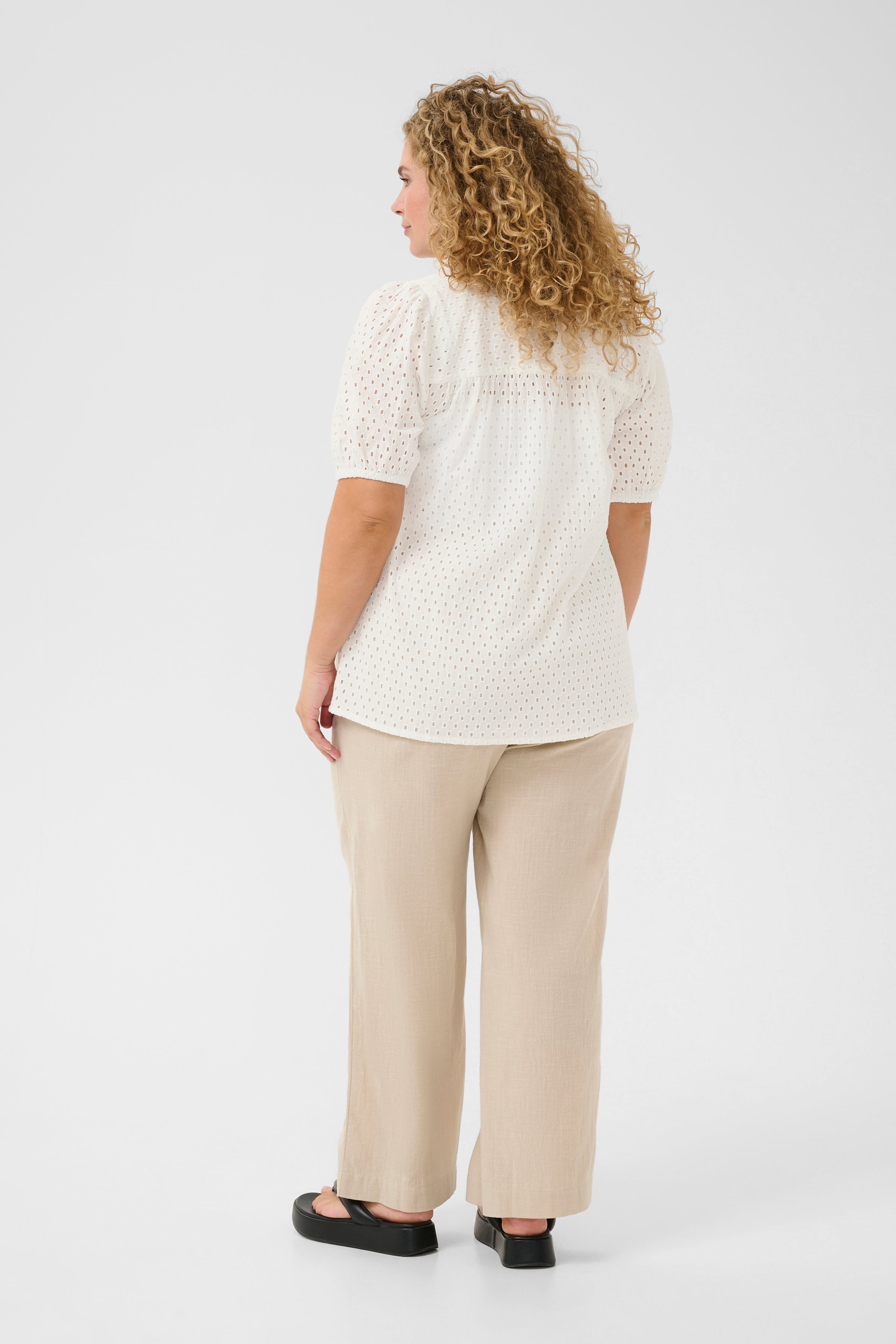 KCrubia Blouse LOOKBOOK BACK 10583197-110602