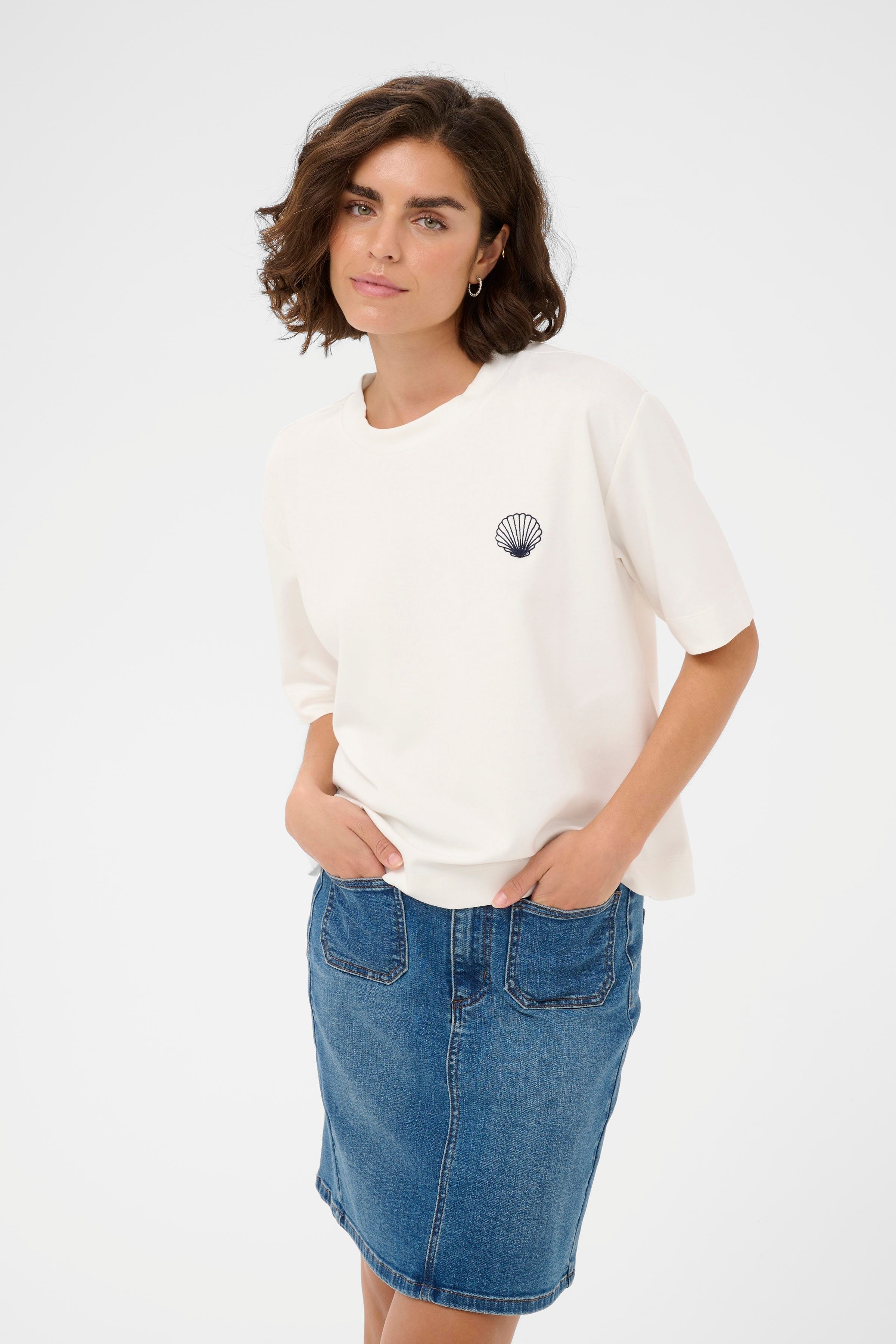 KAannie T-shirt LOOKBOOK FRONT 10511796-110602
