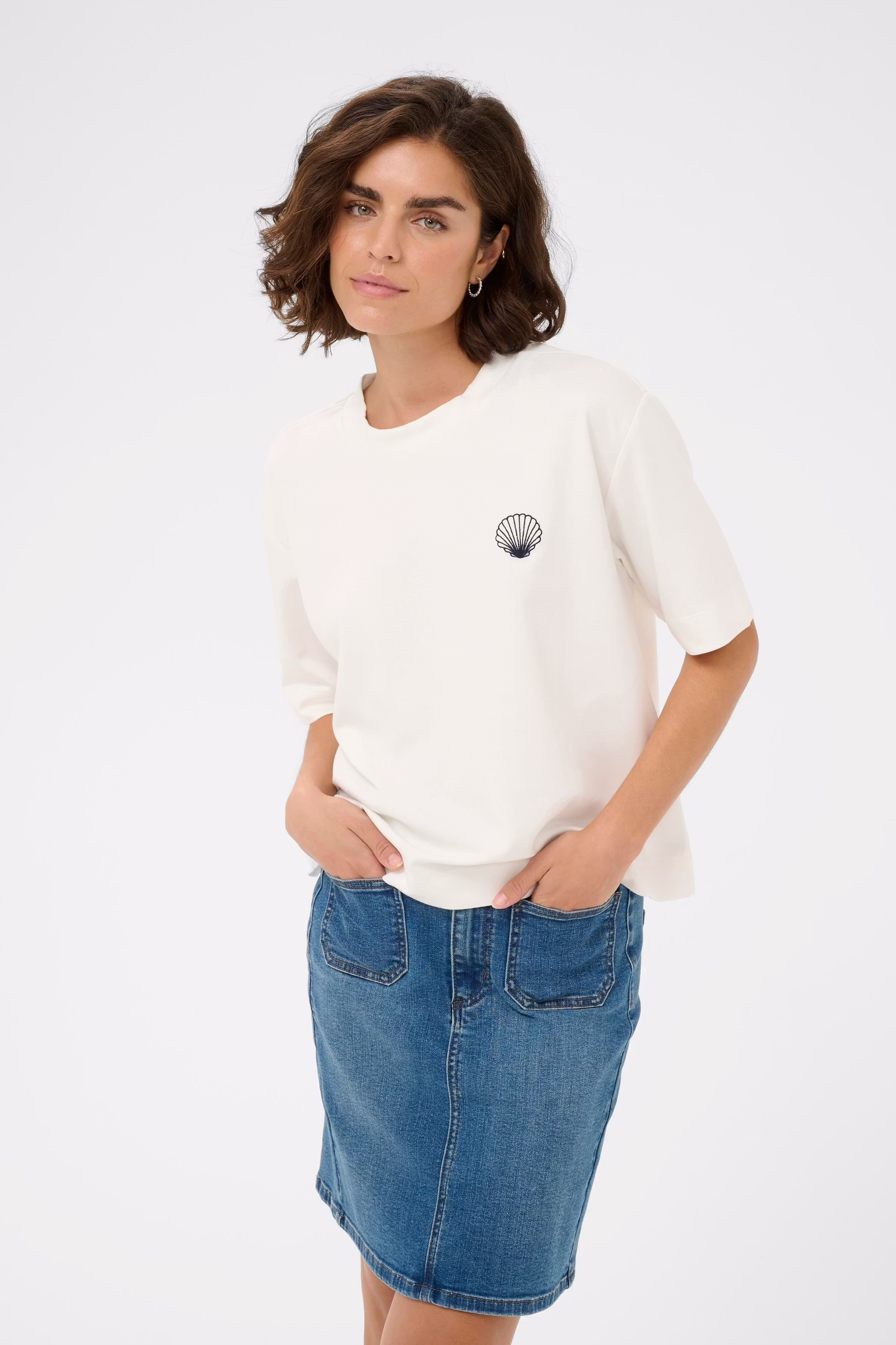 KAannie T-shirt LOOKBOOK FRONT 10511796-110602