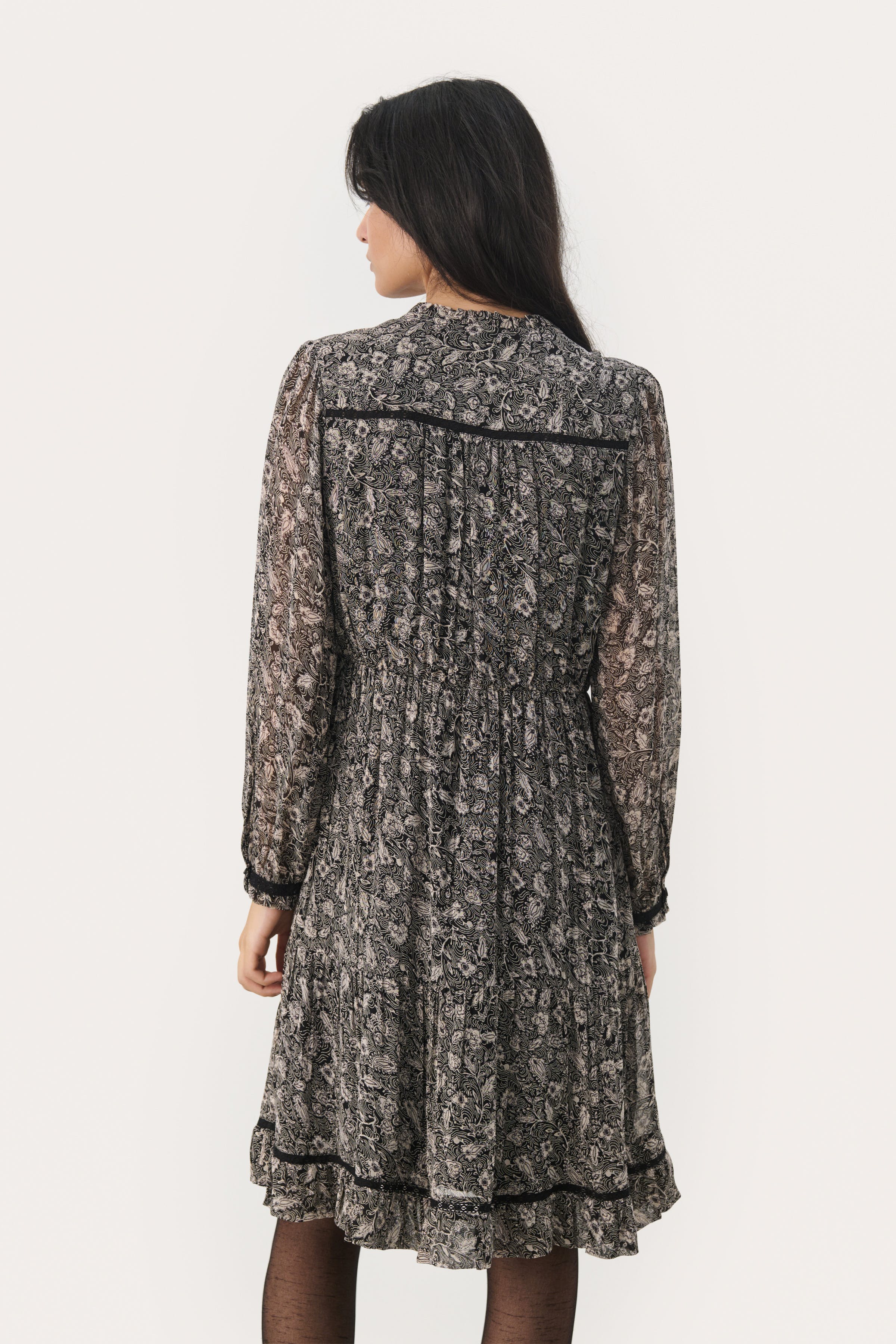 MunyaPW Kleid LOOKBOOK BACK 30309321-303294