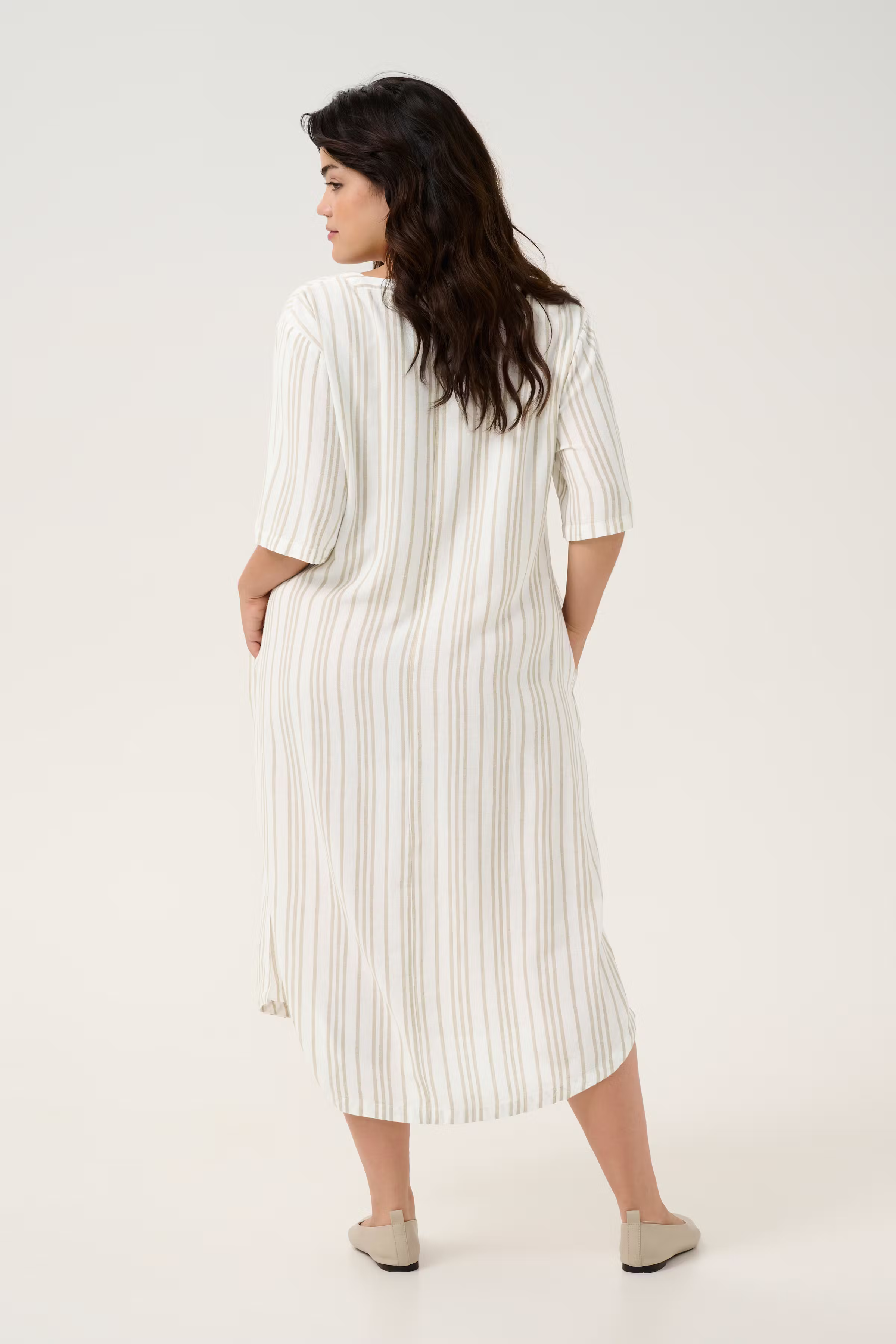 KCmille Linen dress LOOKBOOK BACK 10582218-107125