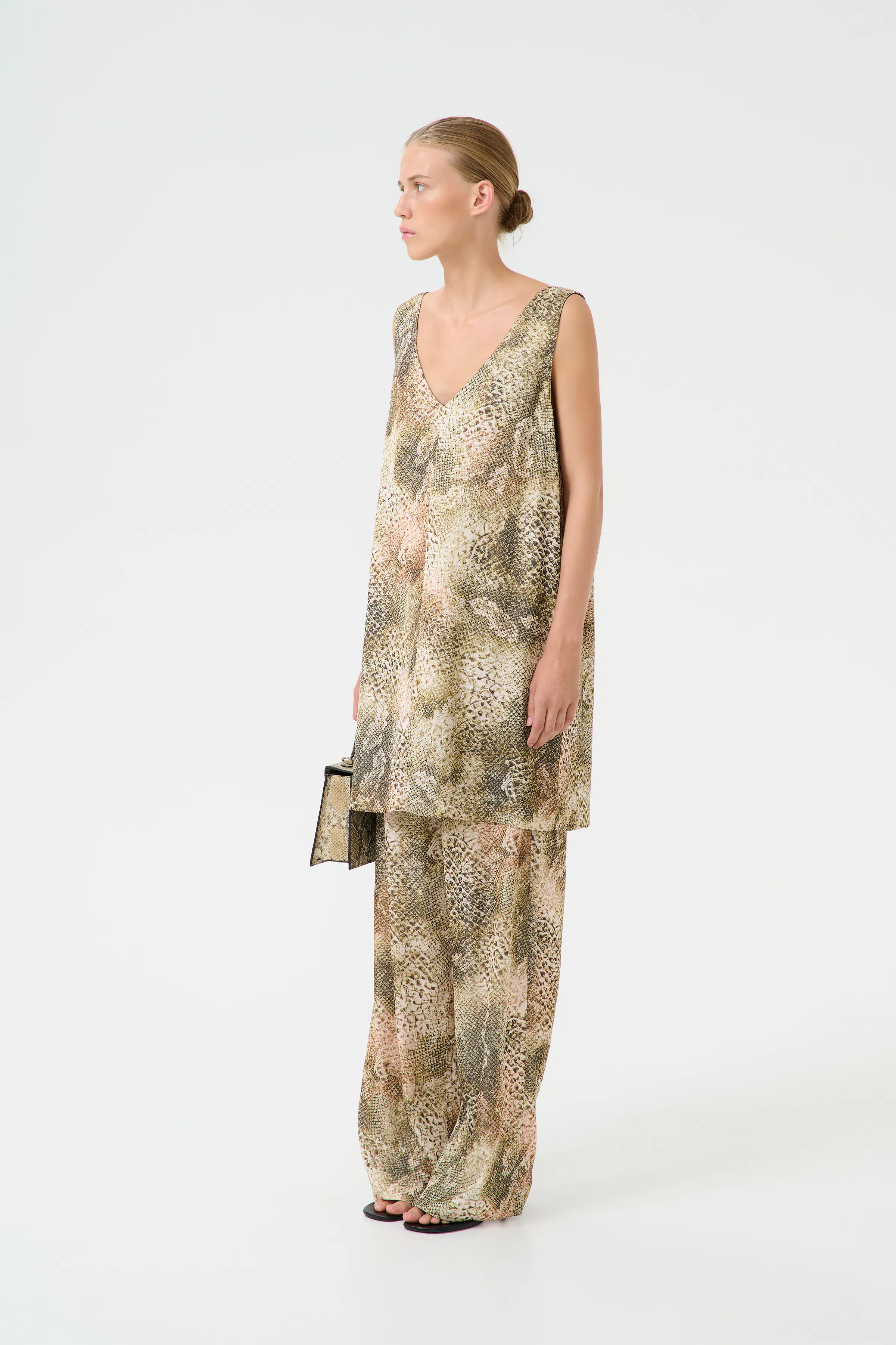 GZsanti Klänning LOOKBOOK FRONT 10910241-107549