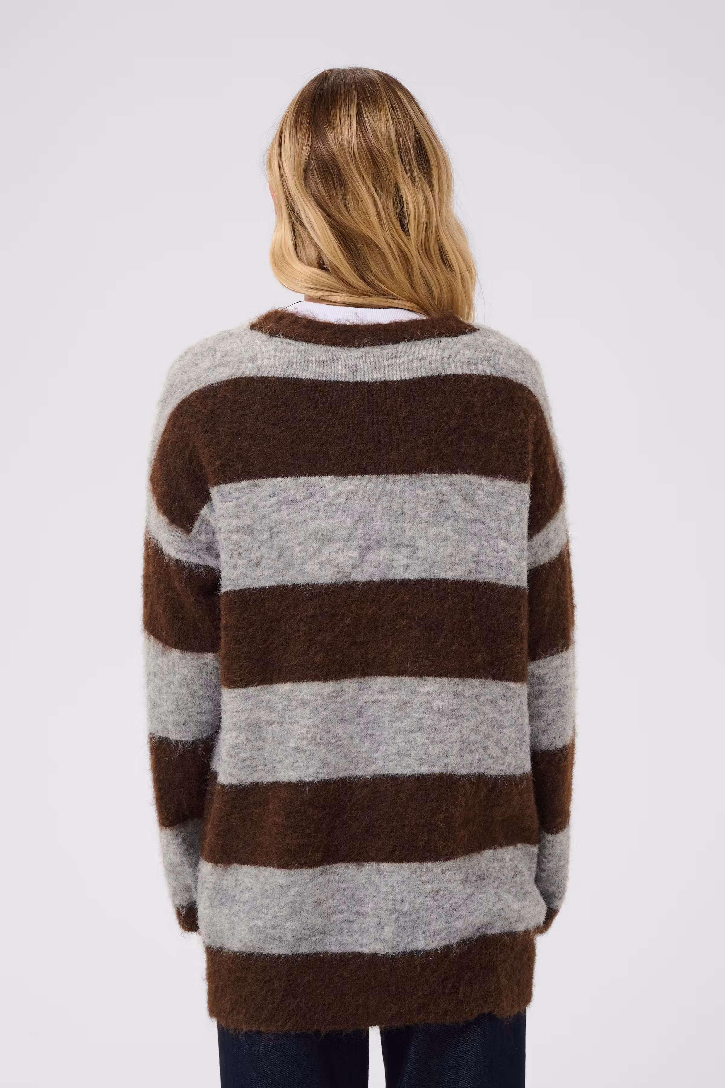 TayzieSZ Cardigan LOOKBOOK BACK 30515376-305237