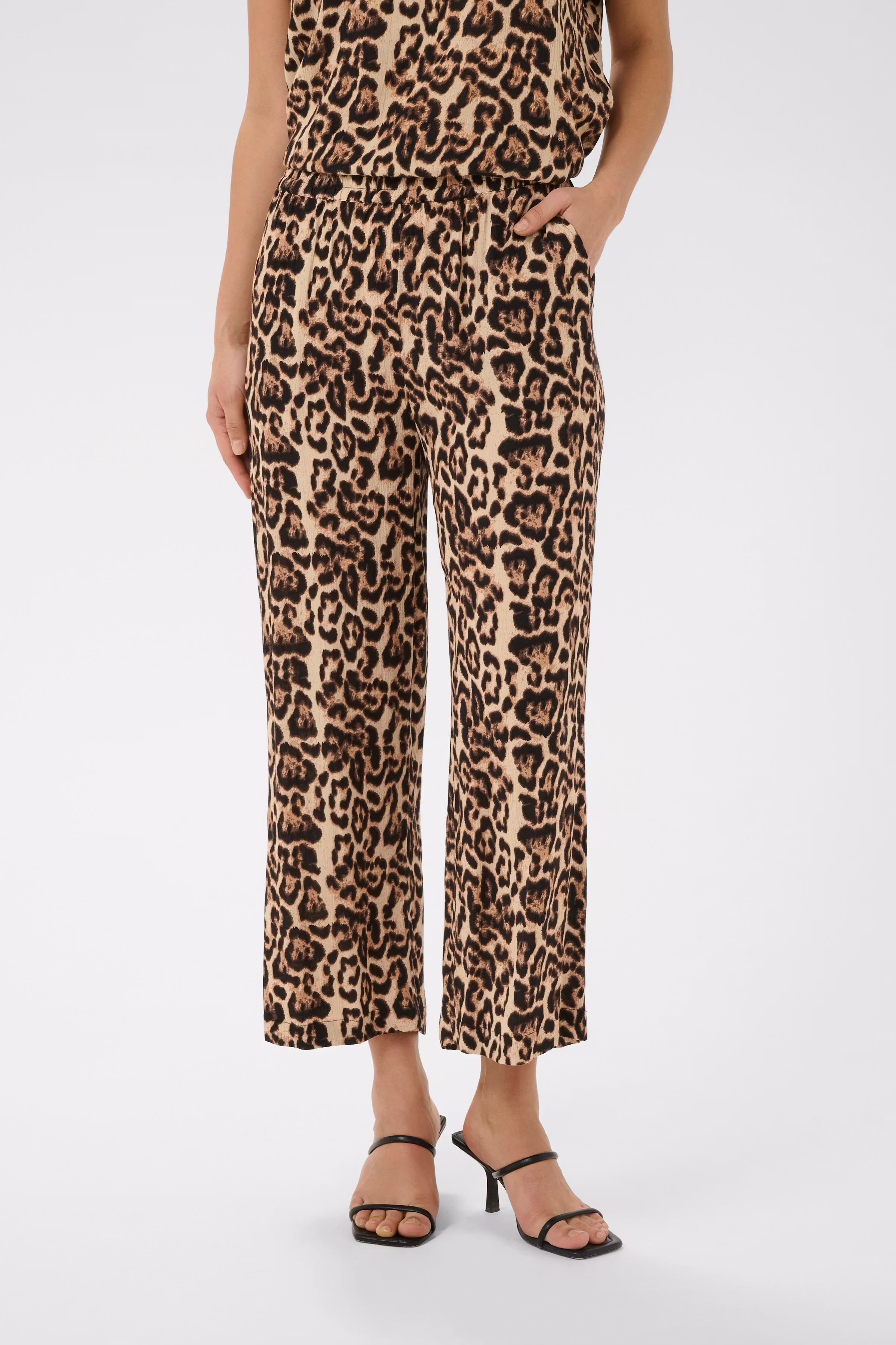 KAdacia Trousers LOOKBOOK FRONT 10508490-107281