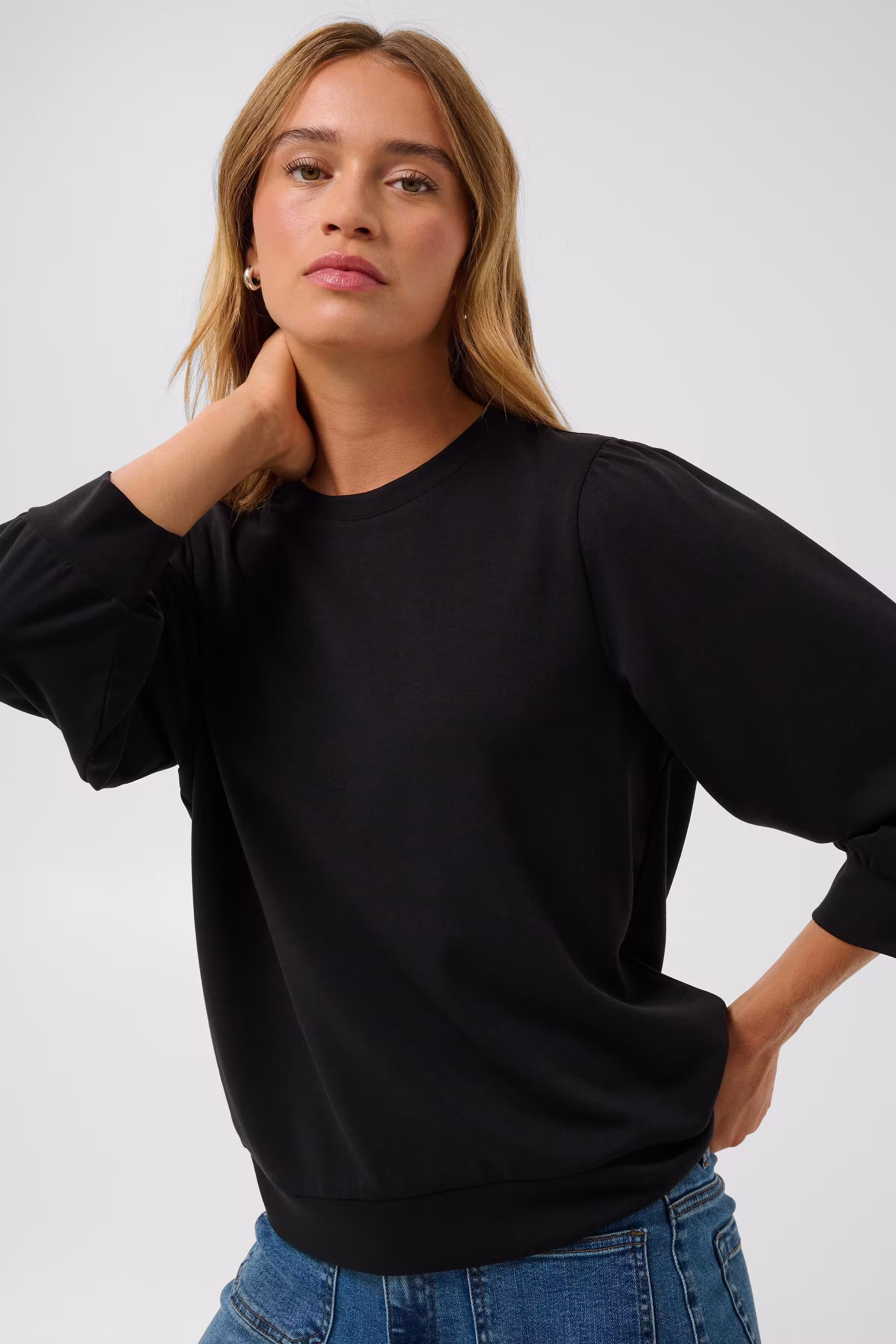 KAannie Sweatshirt LOOKBOOK DETAIL 10511348-100121