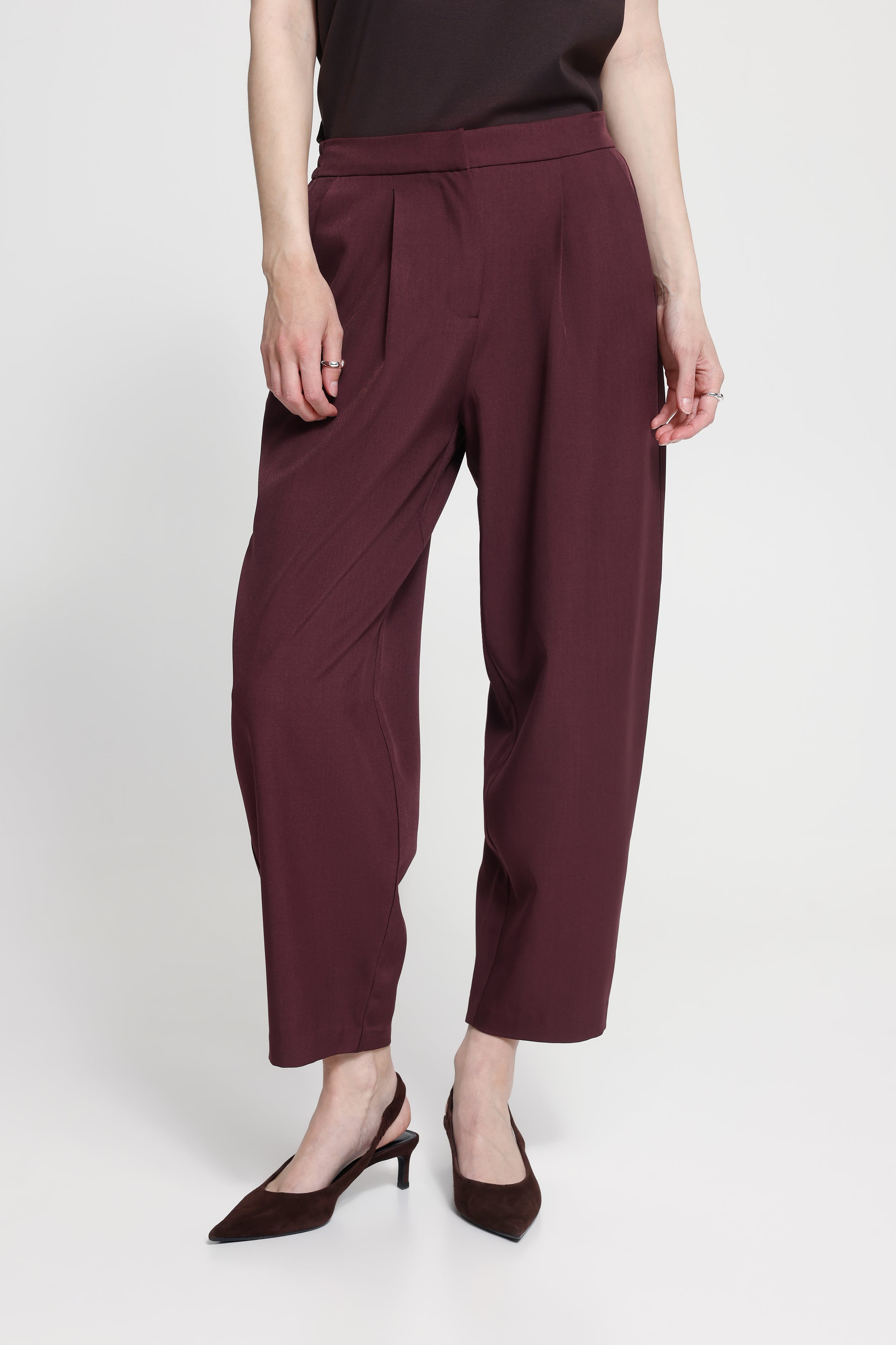 IHFAVA Barrel Trousers LOOKBOOK FRONT 20125681-1916271