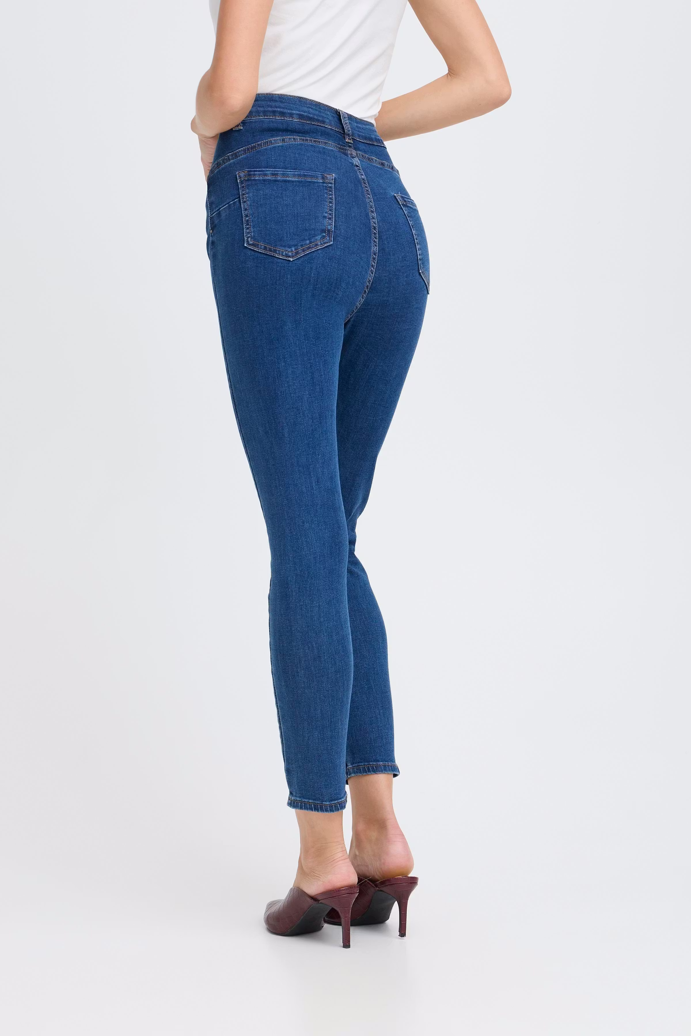 SBCUMBANA Cardigan LOOKBOOK BACK 22101061-152210