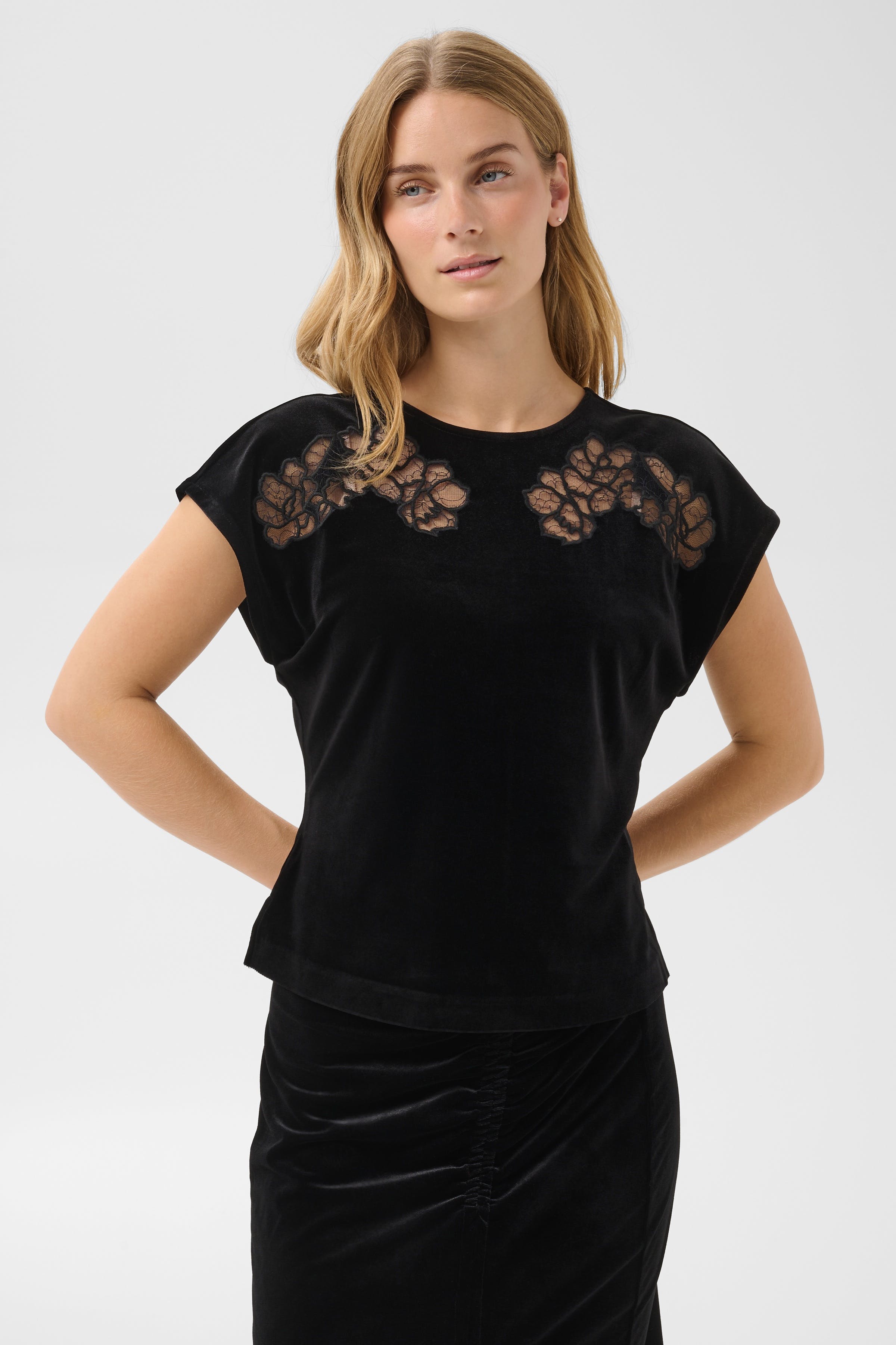 DristiPW Blouse LOOKBOOK FRONT 30311104-194008