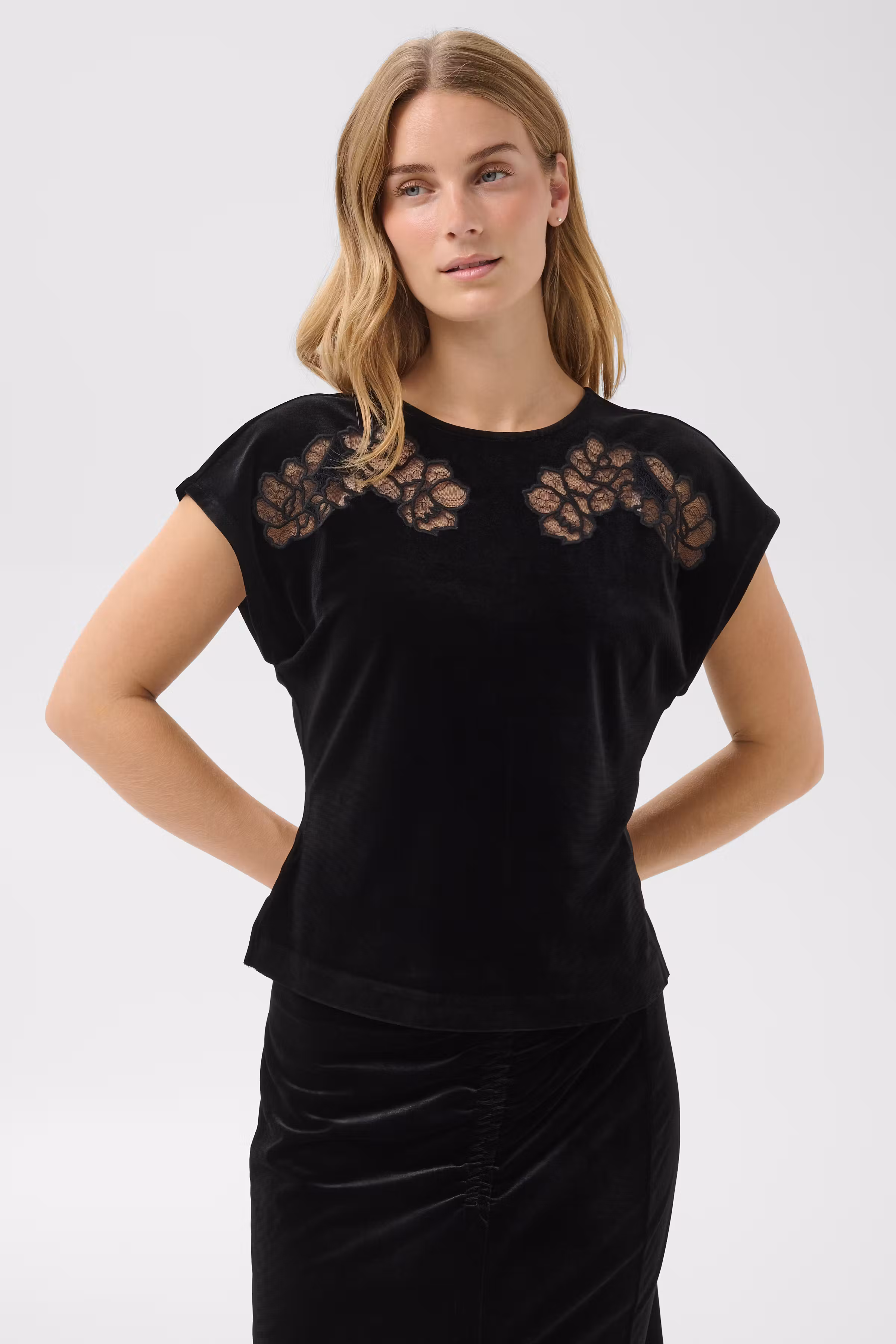 DristiPW Blouse LOOKBOOK FRONT 30311104-194008