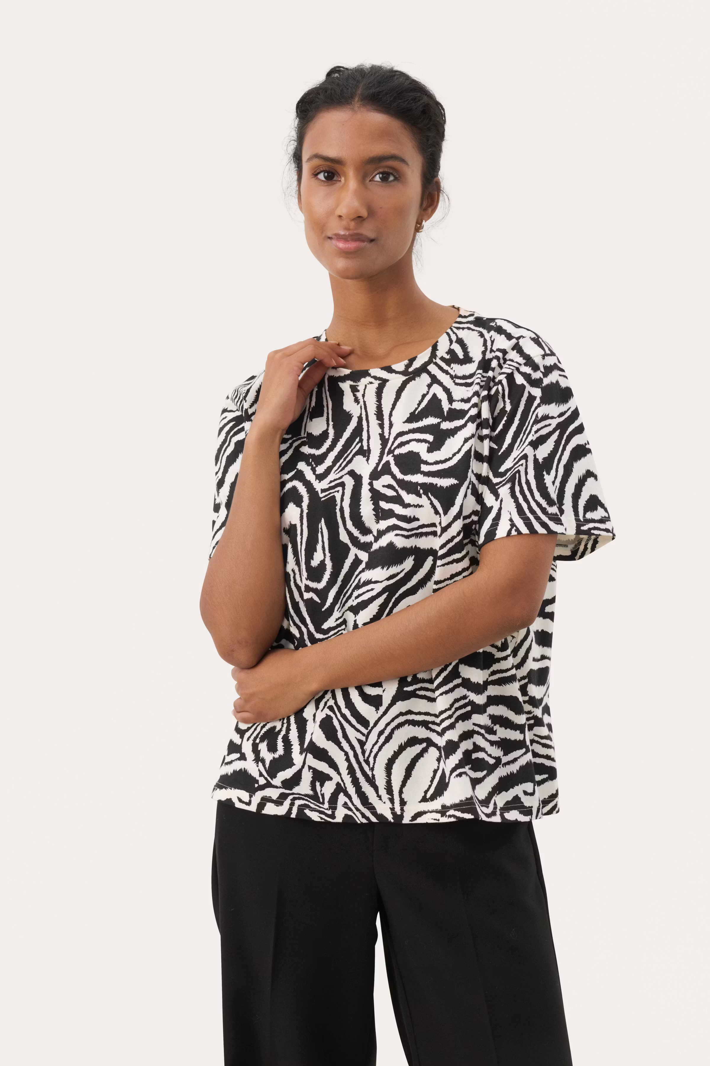 NahidPW T-shirt LOOKBOOK FRONT 30309873-303965