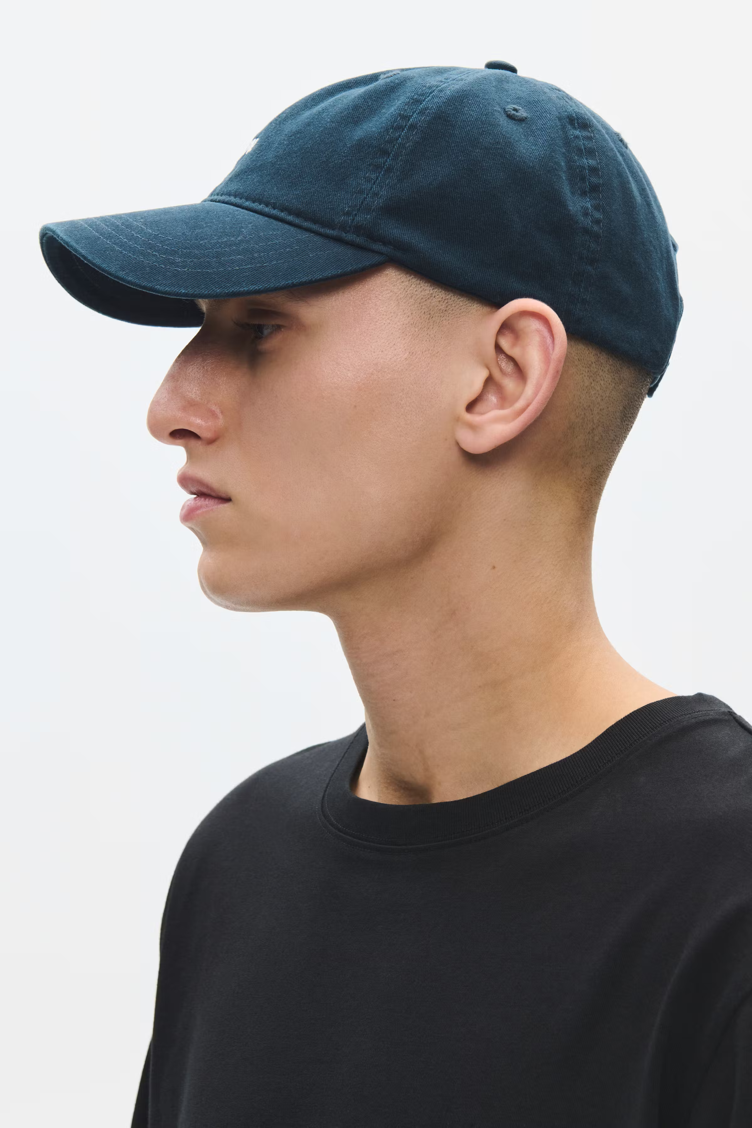 WWLow Caps LOOKBOOK DETAIL 30251367-194011