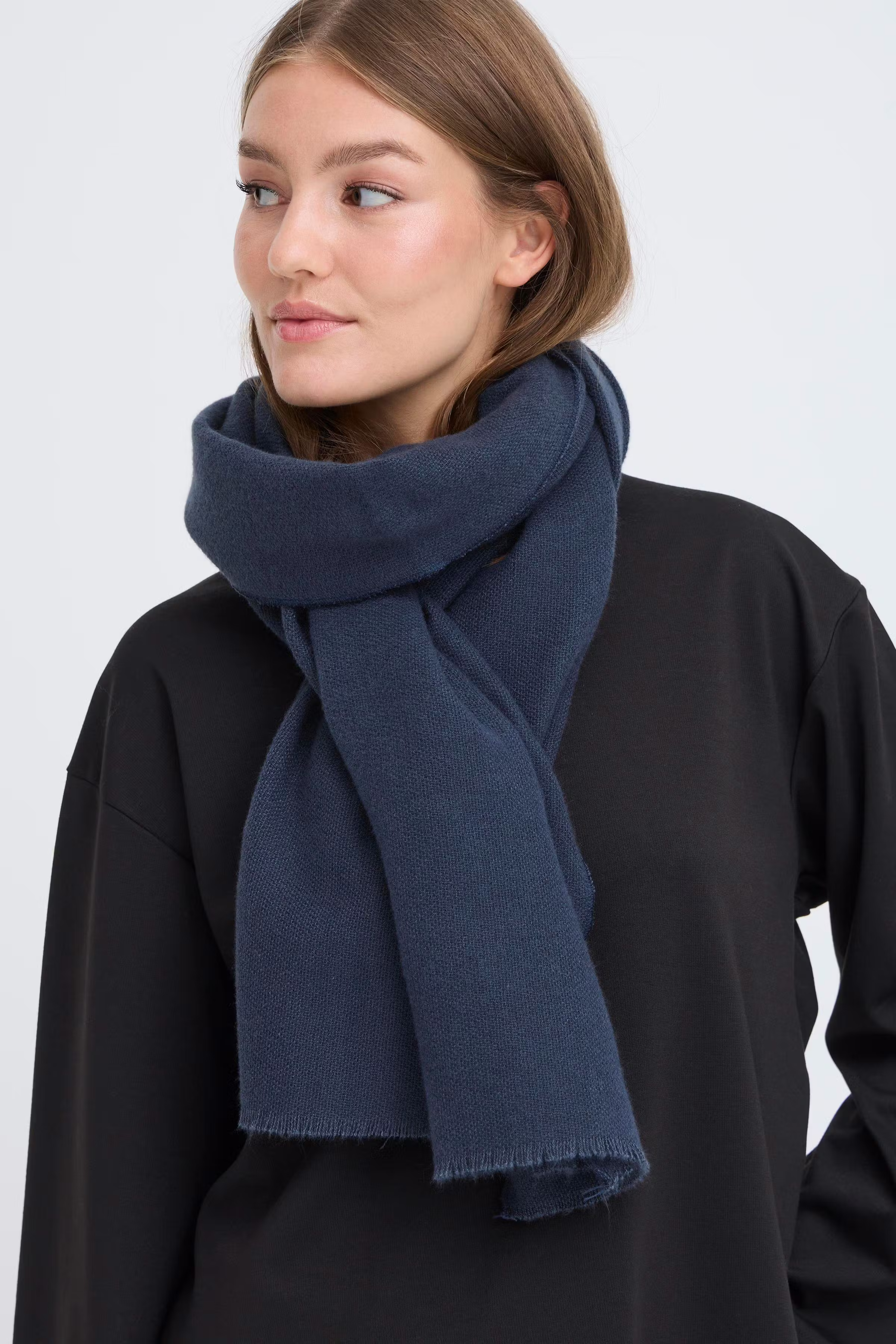 IALANA Scarf LOOKBOOK DETAIL 20124953-193922