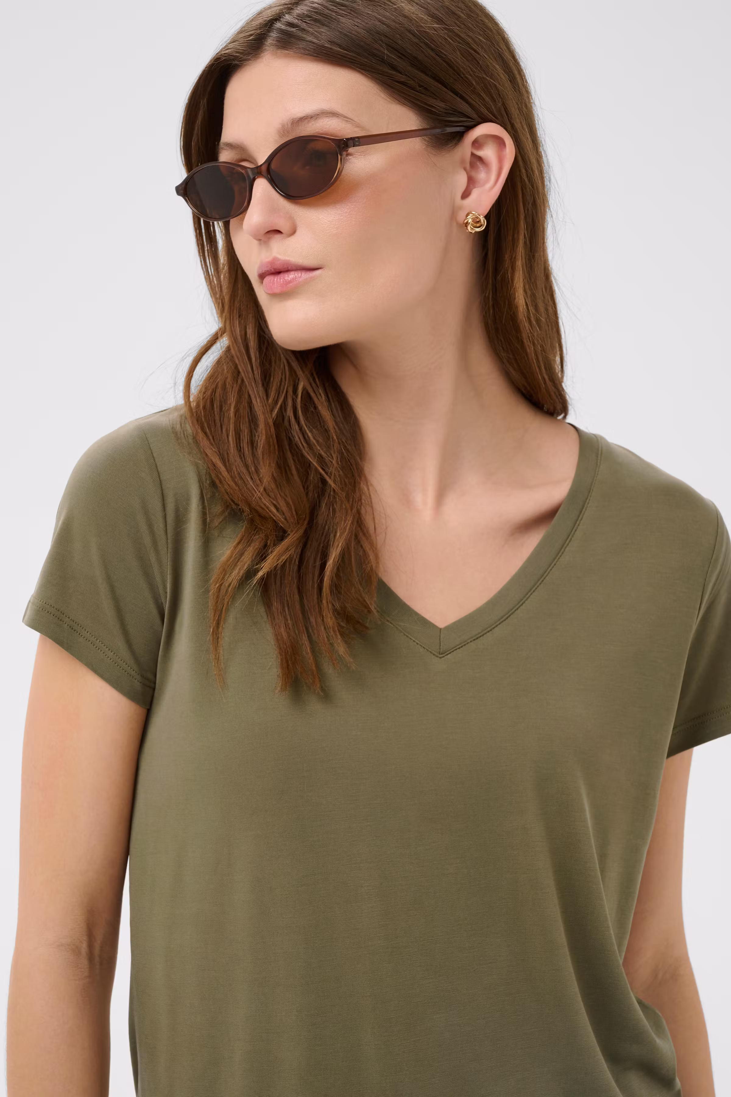 SLColumbine V-neck T-shirt LOOKBOOK DETAIL 30404284-170517