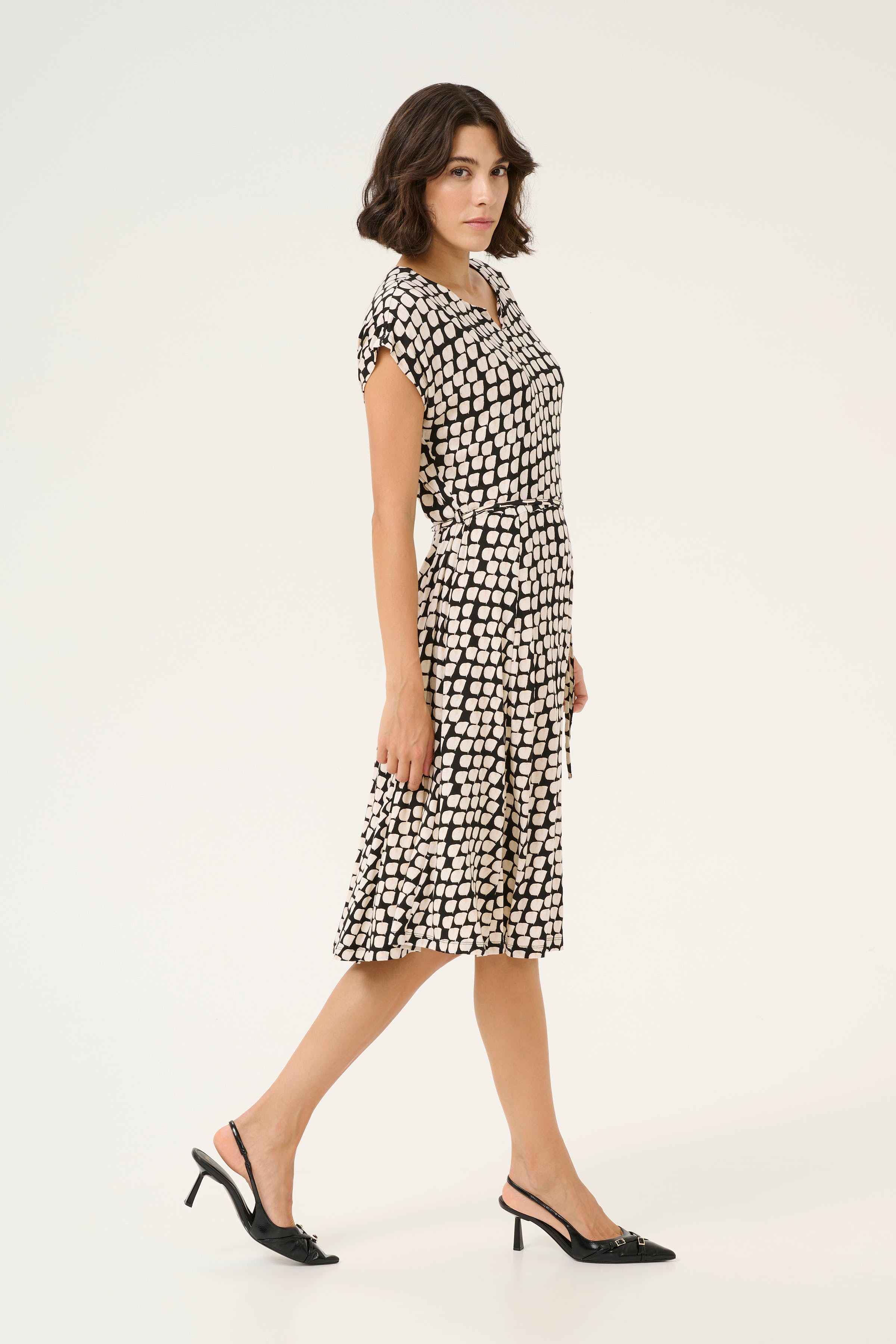 KAbella Jurk LOOKBOOK FRONT 10508466-103681