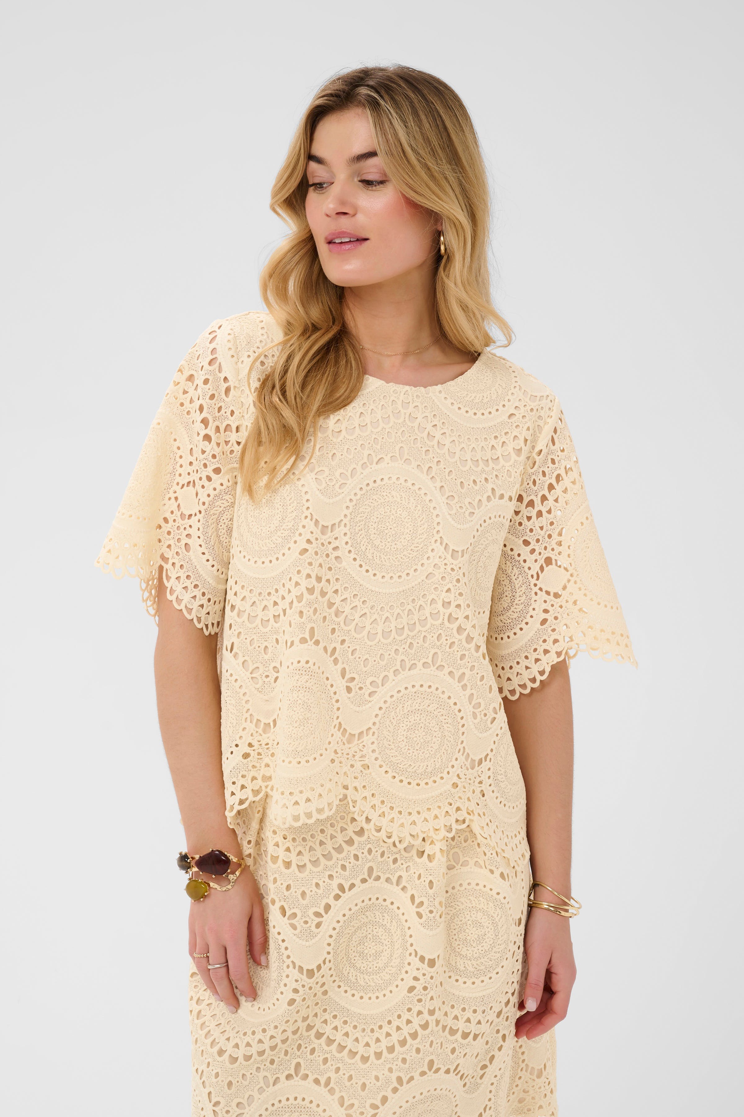 CRBaja Blouse LOOKBOOK FRONT 10615184-131008