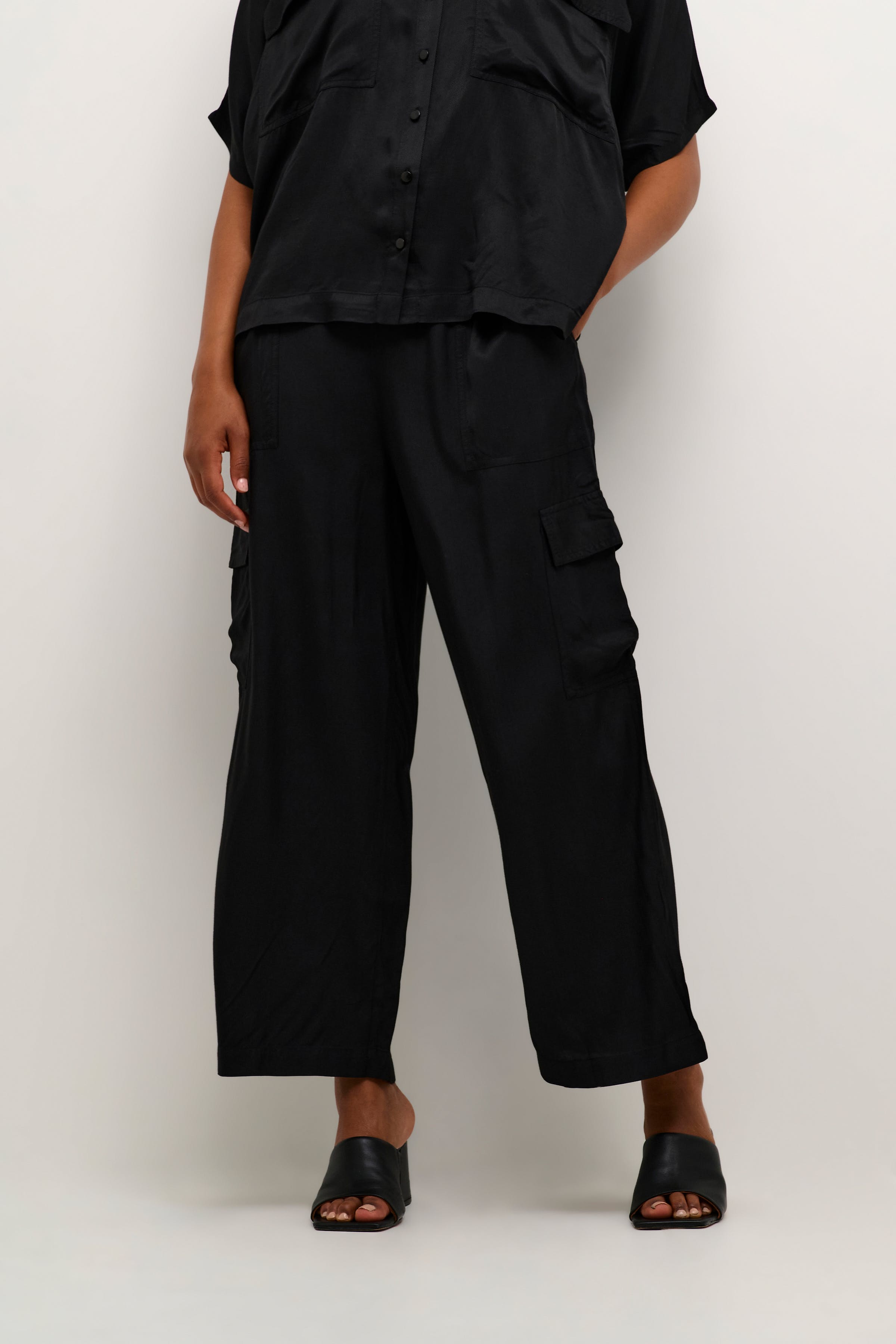 KAdicte Bukser LOOKBOOK FRONT 10507460-100121