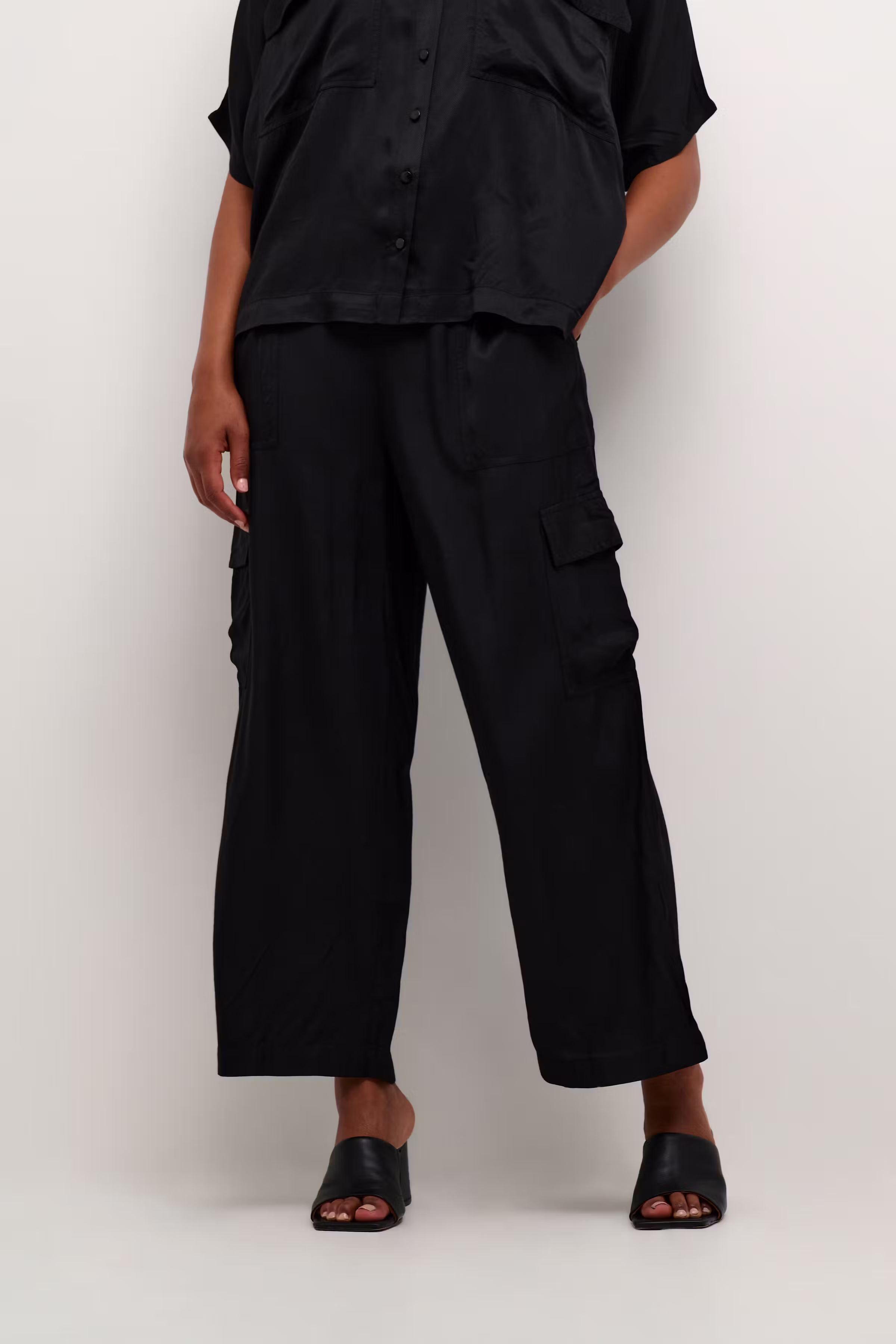 KAdicte Bukser LOOKBOOK FRONT 10507460-100121