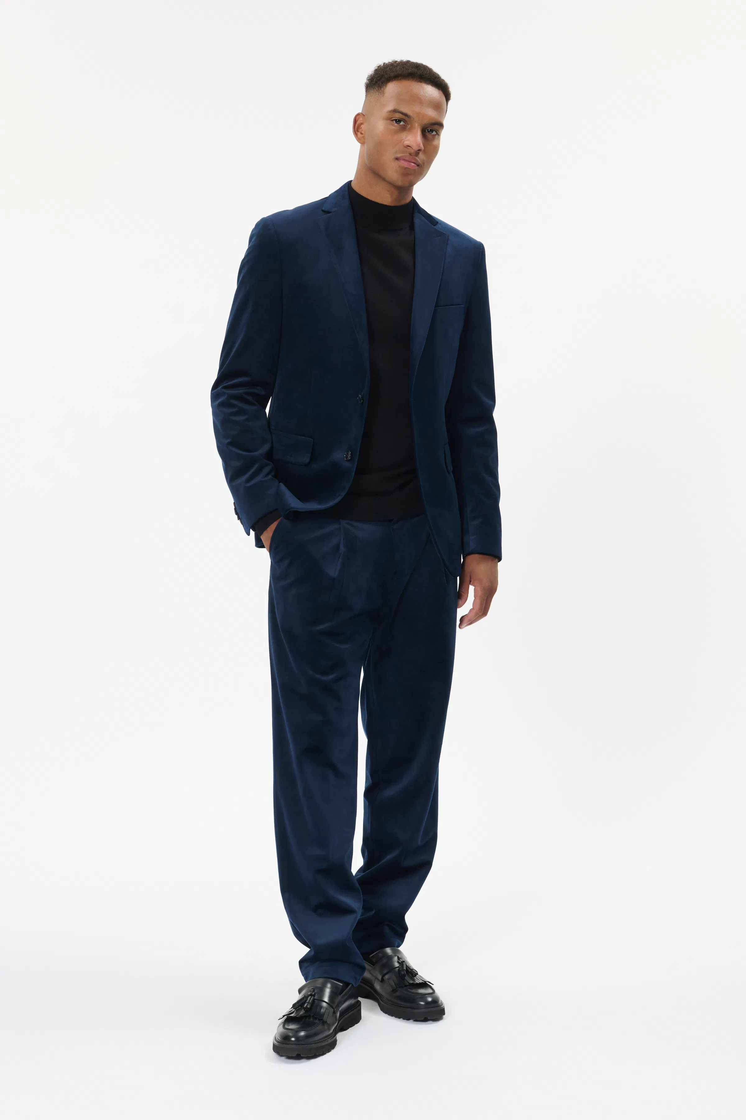 MAgeorge Velour Blazer LOOKBOOK FRONT 30205027-301664