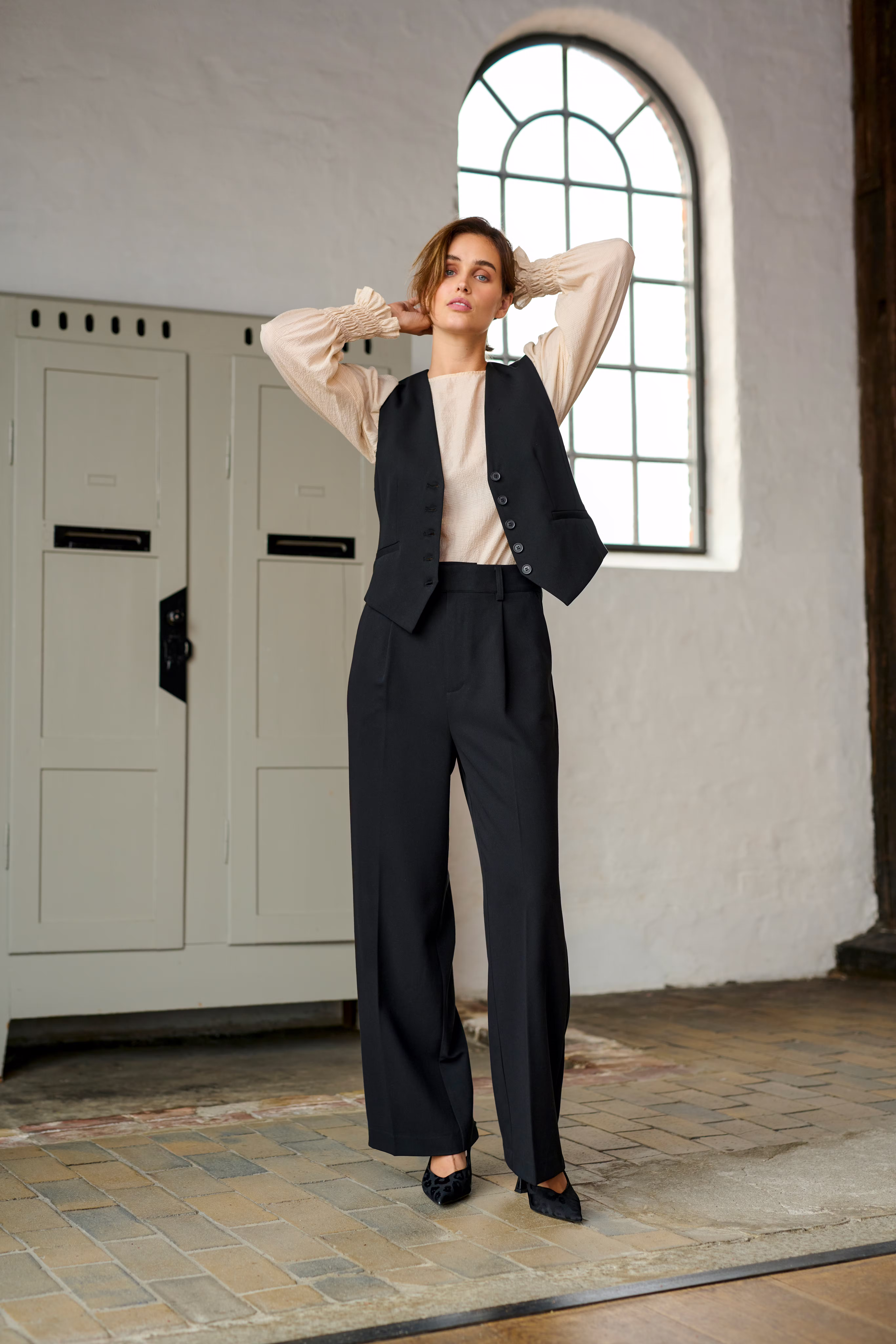 KAsakura Waistcoat LOCATION NONE 10507907-100121