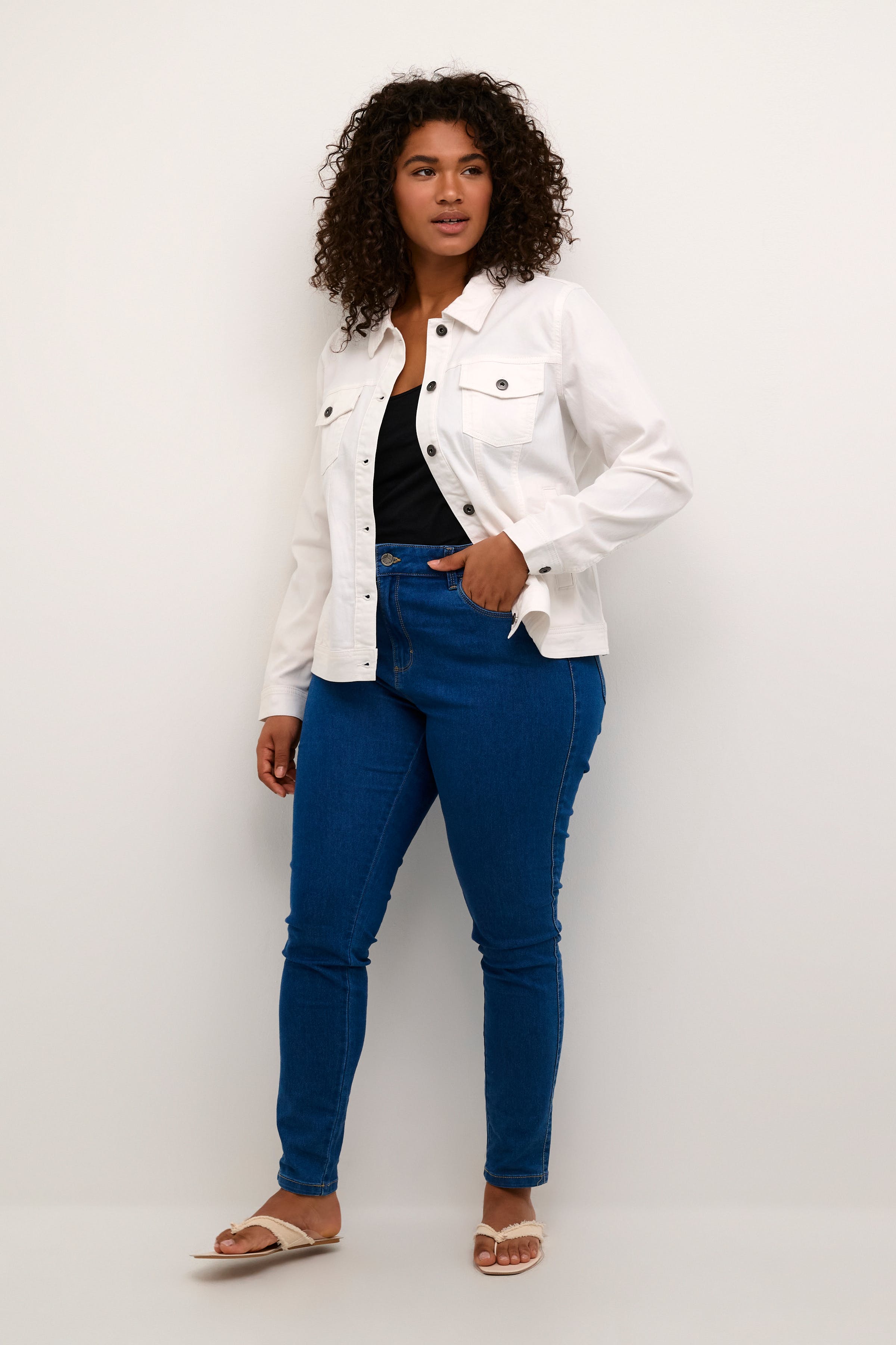 KCzena Casual Denim Jacket LOOKBOOK FRONT 10582364-110602