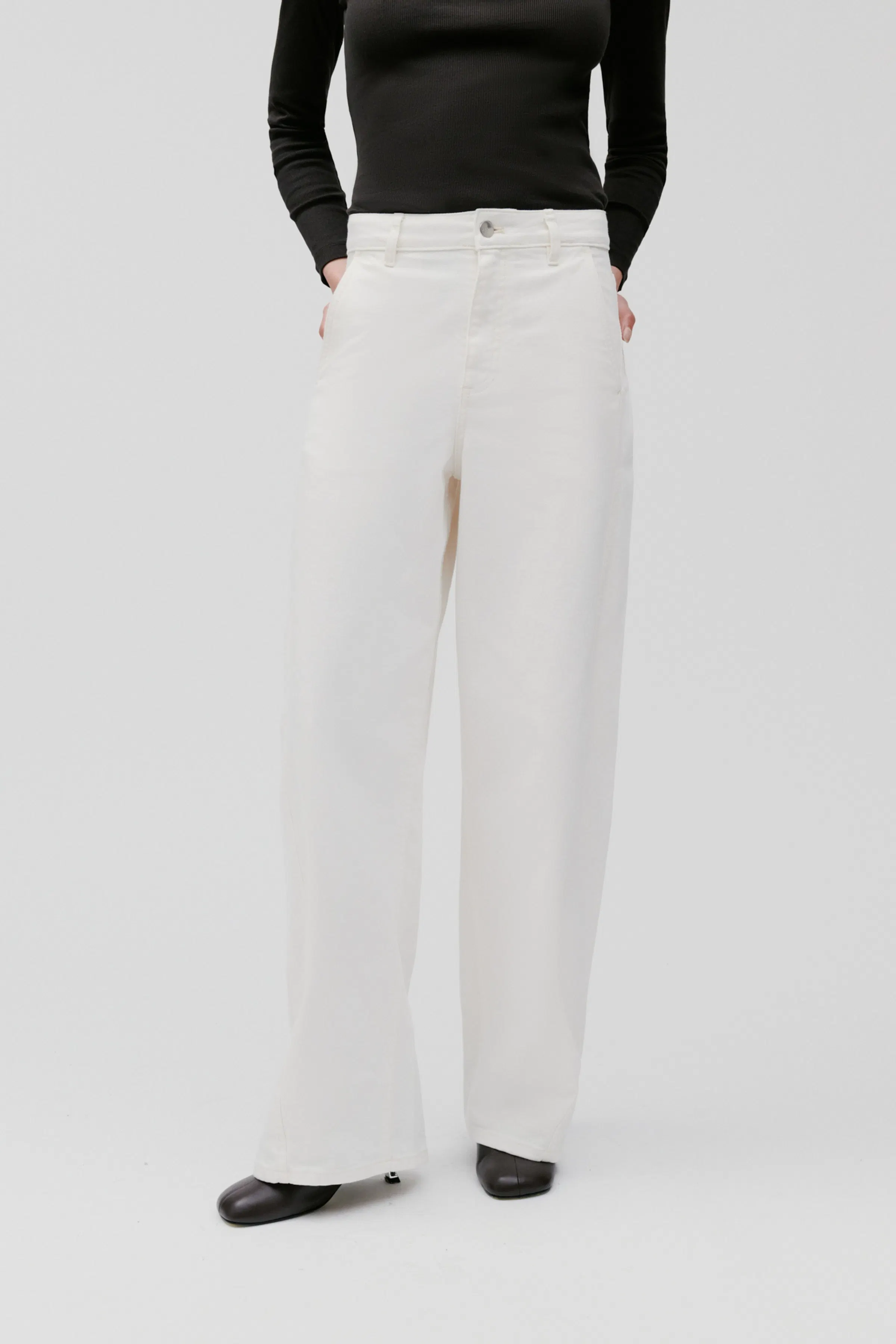 IOPhila Jeans LOOKBOOK FRONT 30600624-WH010