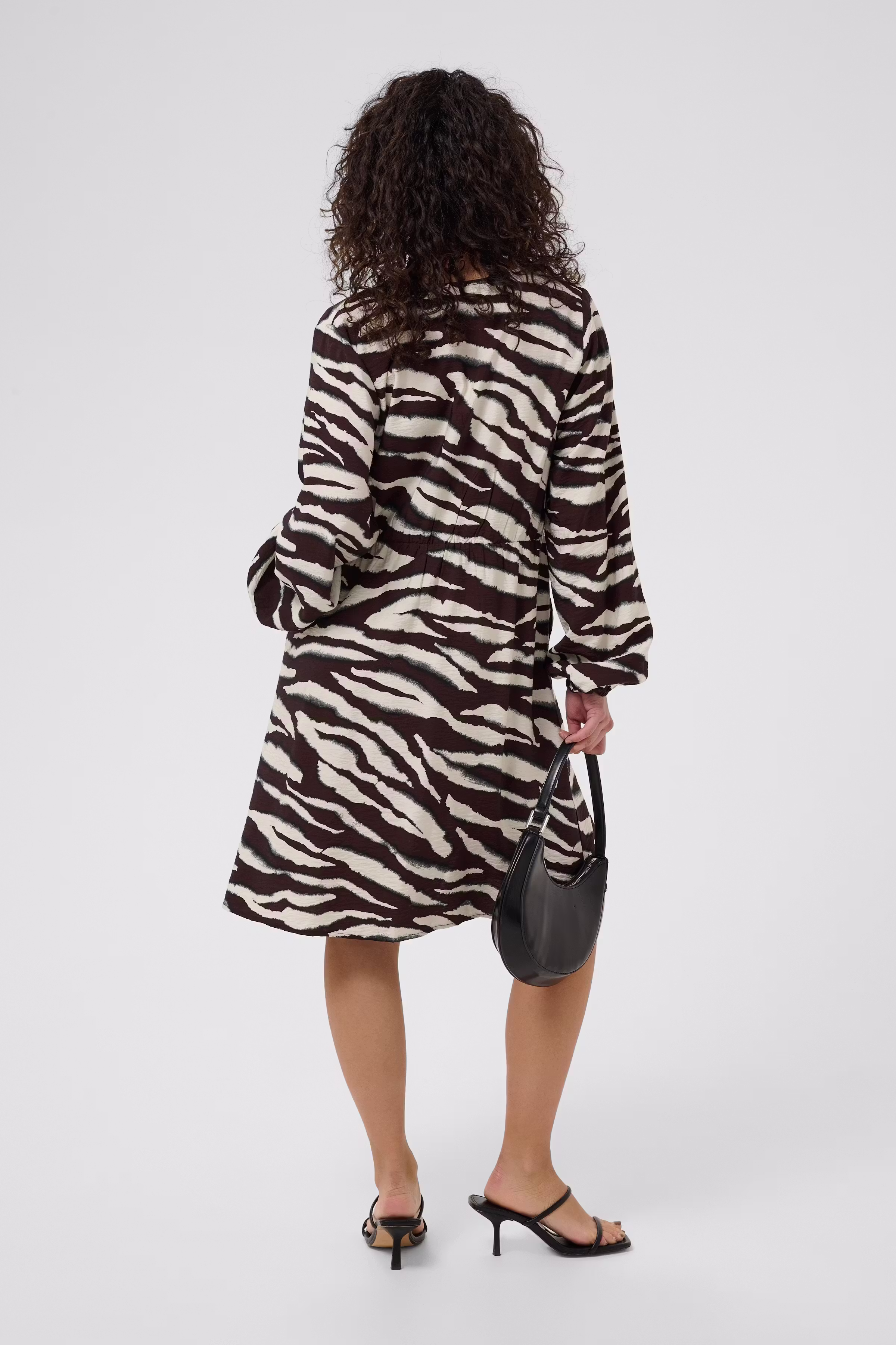 KAviky Jurk LOOKBOOK BACK 10511734-109449