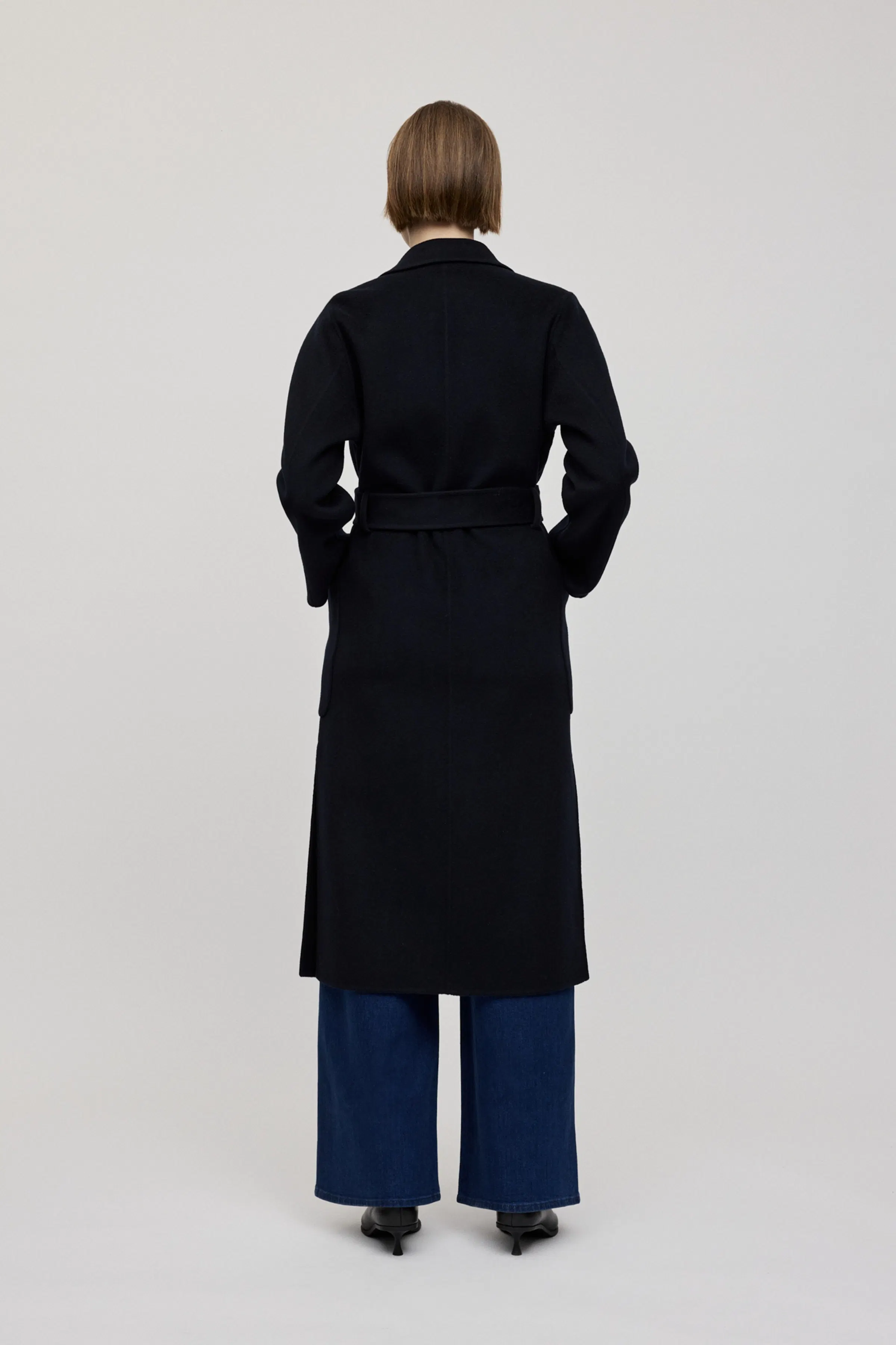 CELIA Mantel LOOKBOOK BACK 30600561-BL900