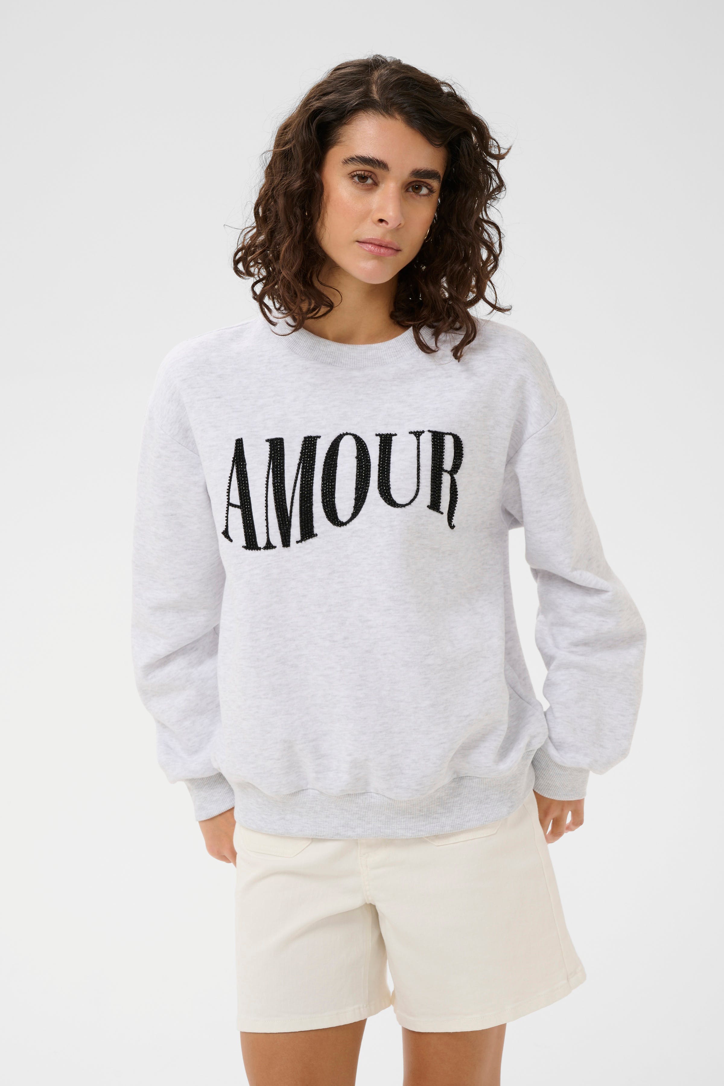 KAmelody Sweatshirt LOOKBOOK FRONT 10511456-100126