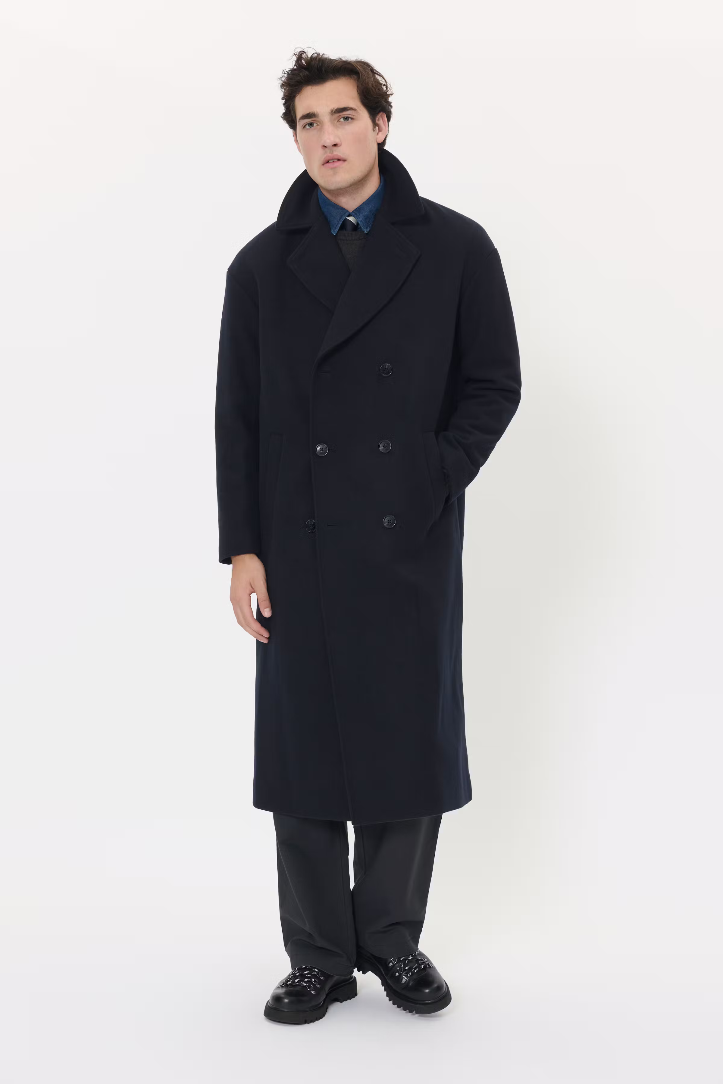 MABurnley Double-Breasted Wool Coat LOOKBOOK FRONT 30208858-194011
