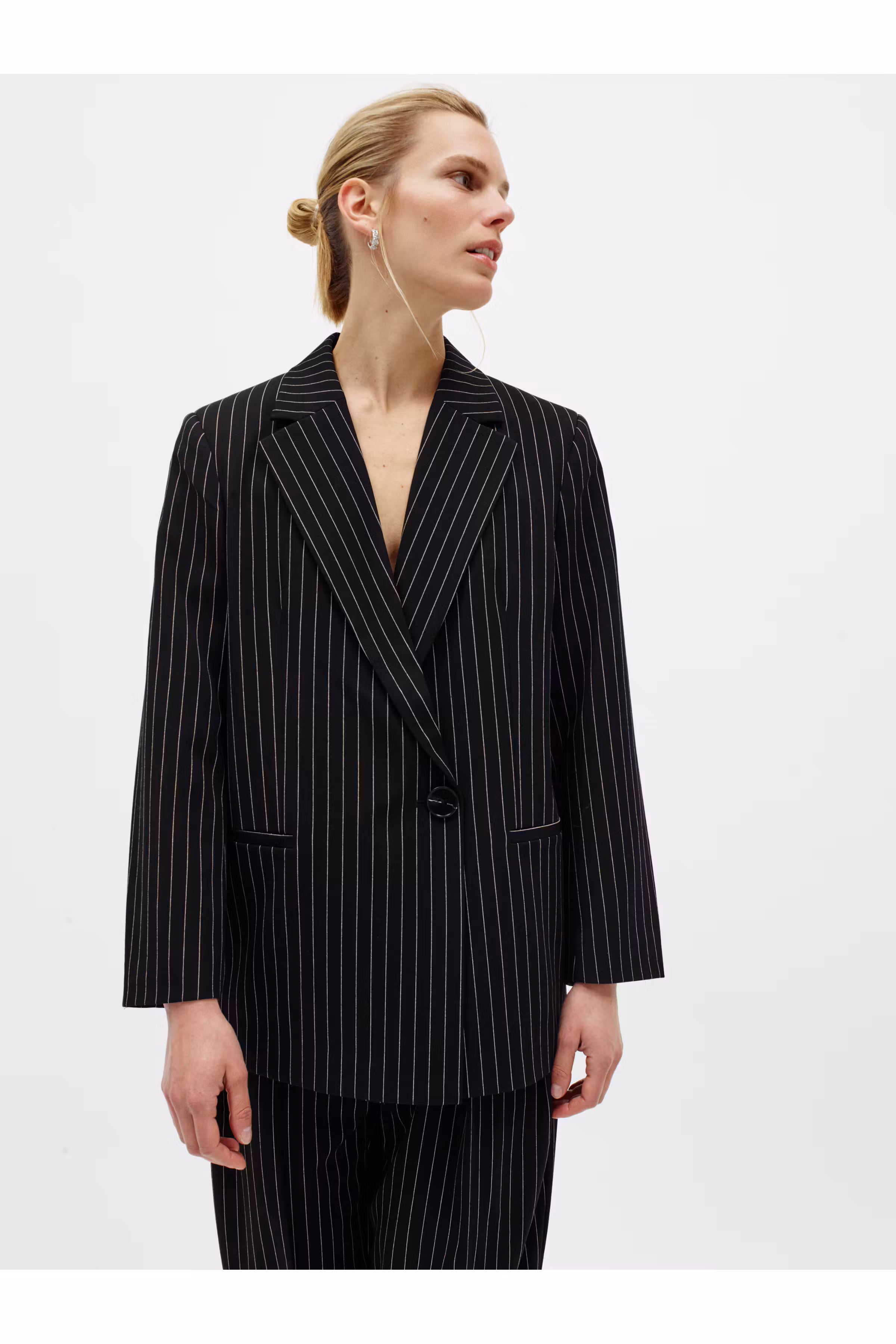 YARAHIW Blazer LOCATION NONE 30112974-194008