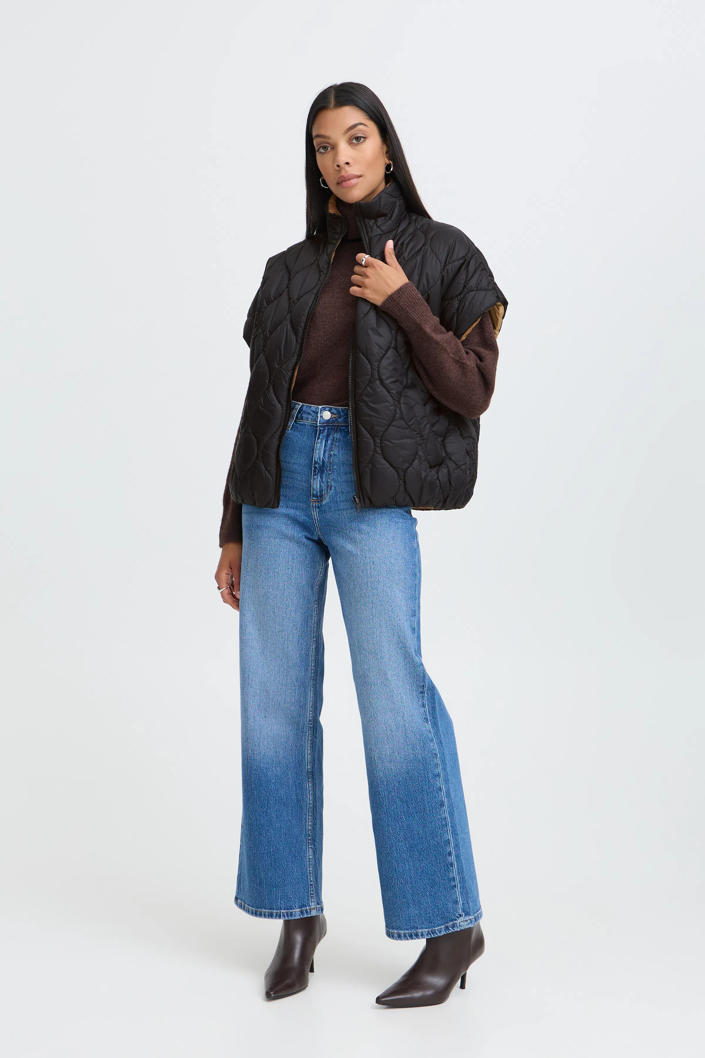 BYBERTA Vest yttertøj LOOKBOOK FRONT 20819130-194008