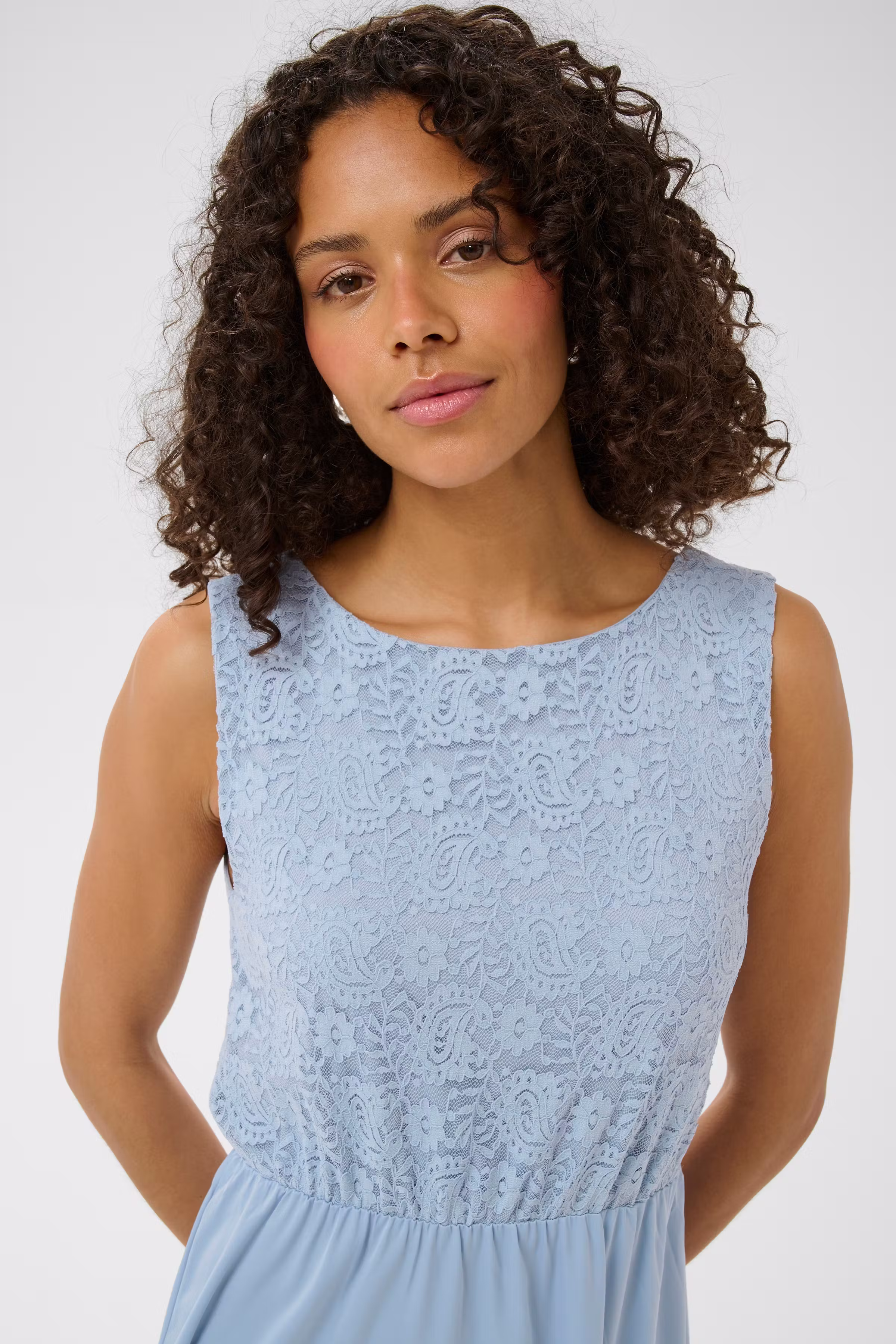 KAlouisa Kjole LOOKBOOK DETAIL 10512179-109884