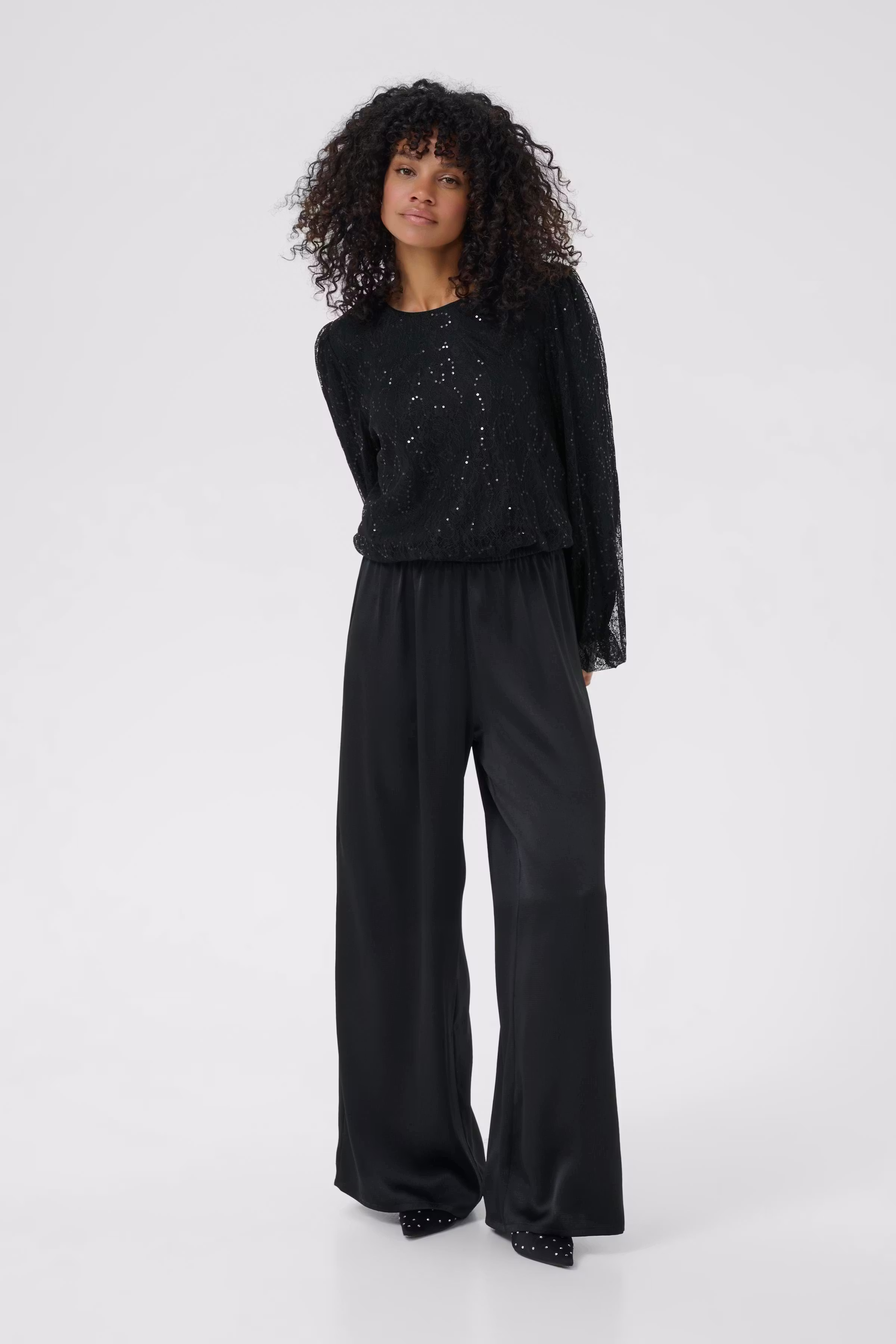 KAotilia Blouse LOOKBOOK FRONT 10510968-100121