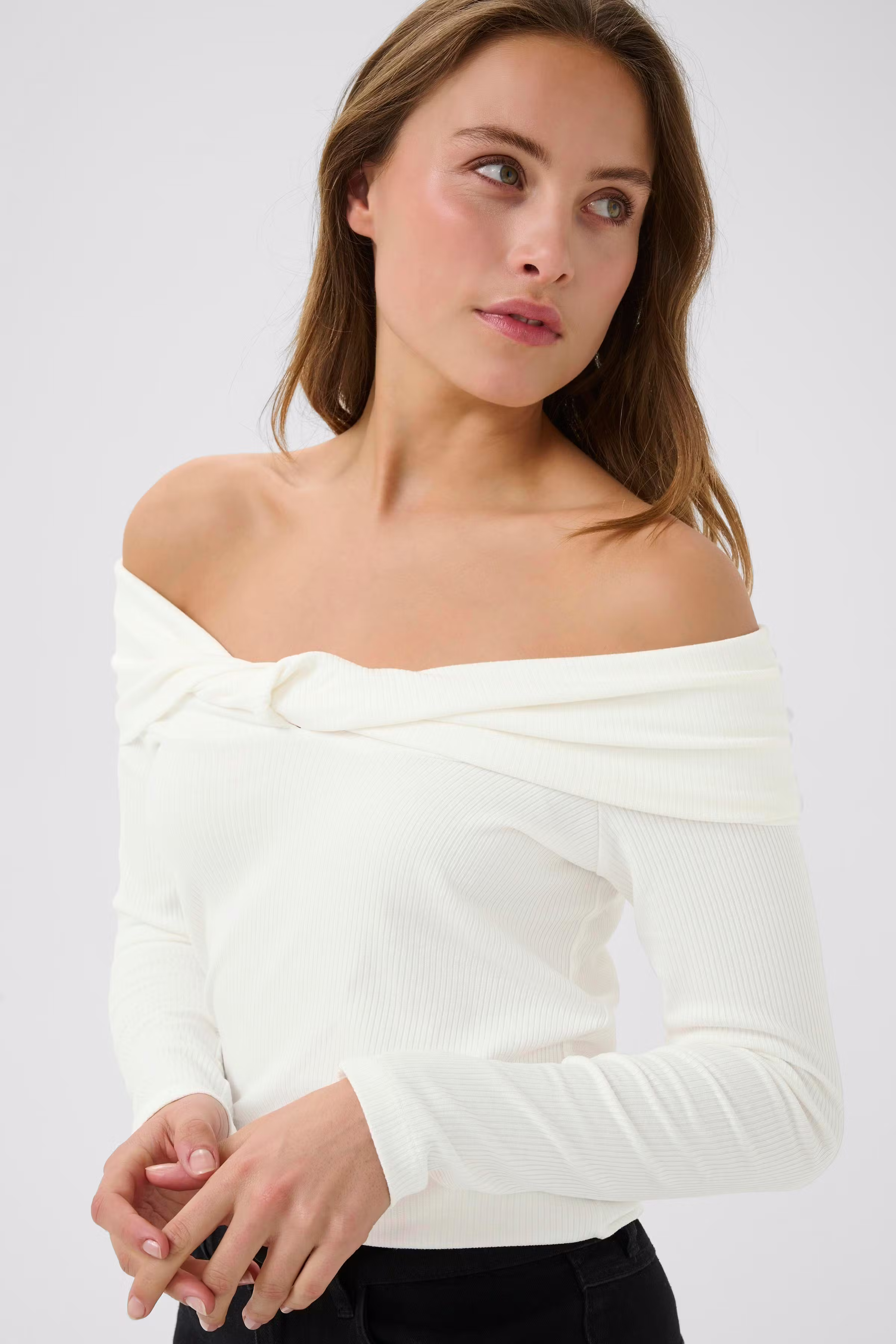 KAkayla T-shirt LOOKBOOK DETAIL 10509770-110602