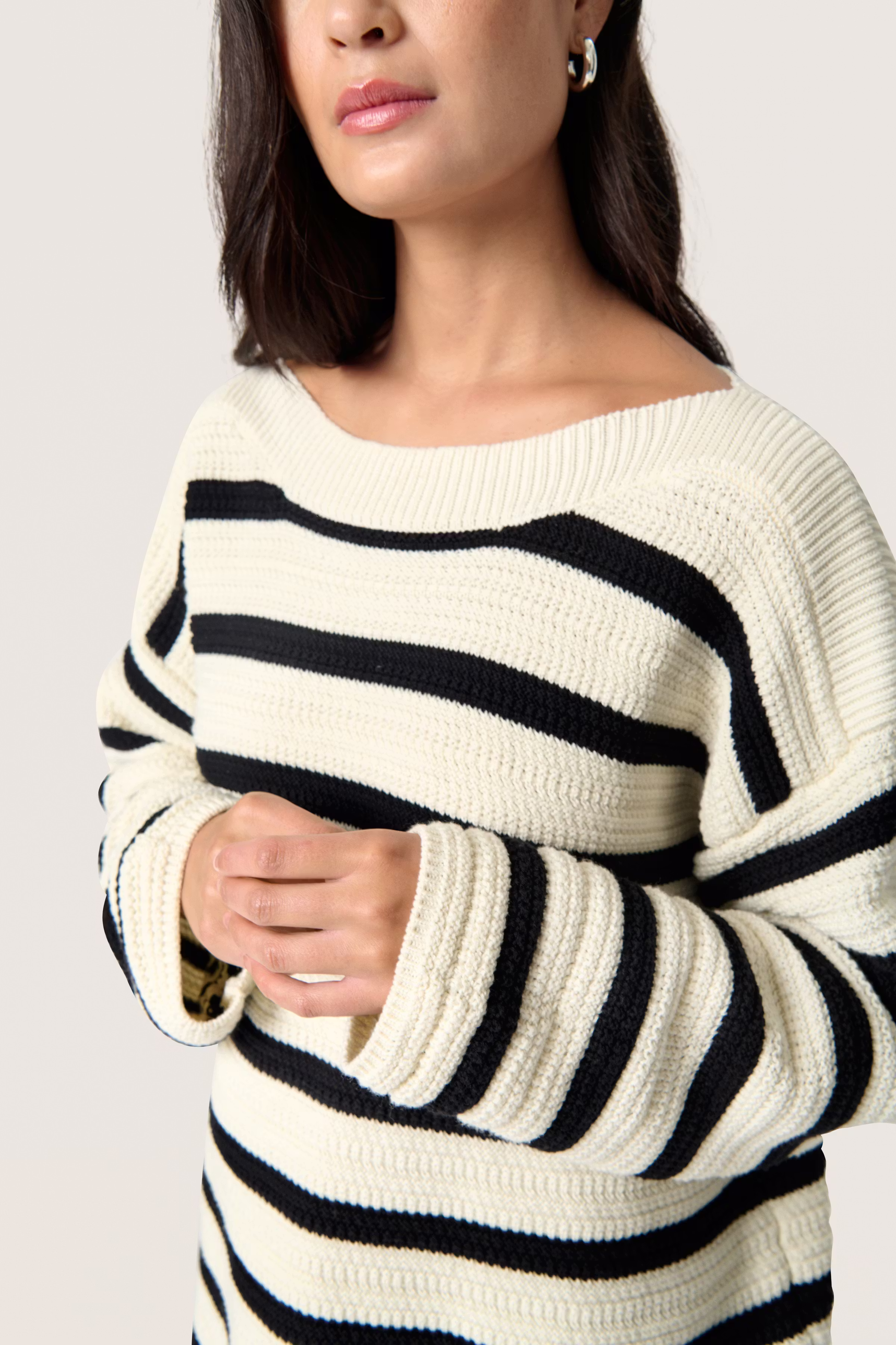 SLSusanna Pullover LOOKBOOK DETAIL 30408299-303718