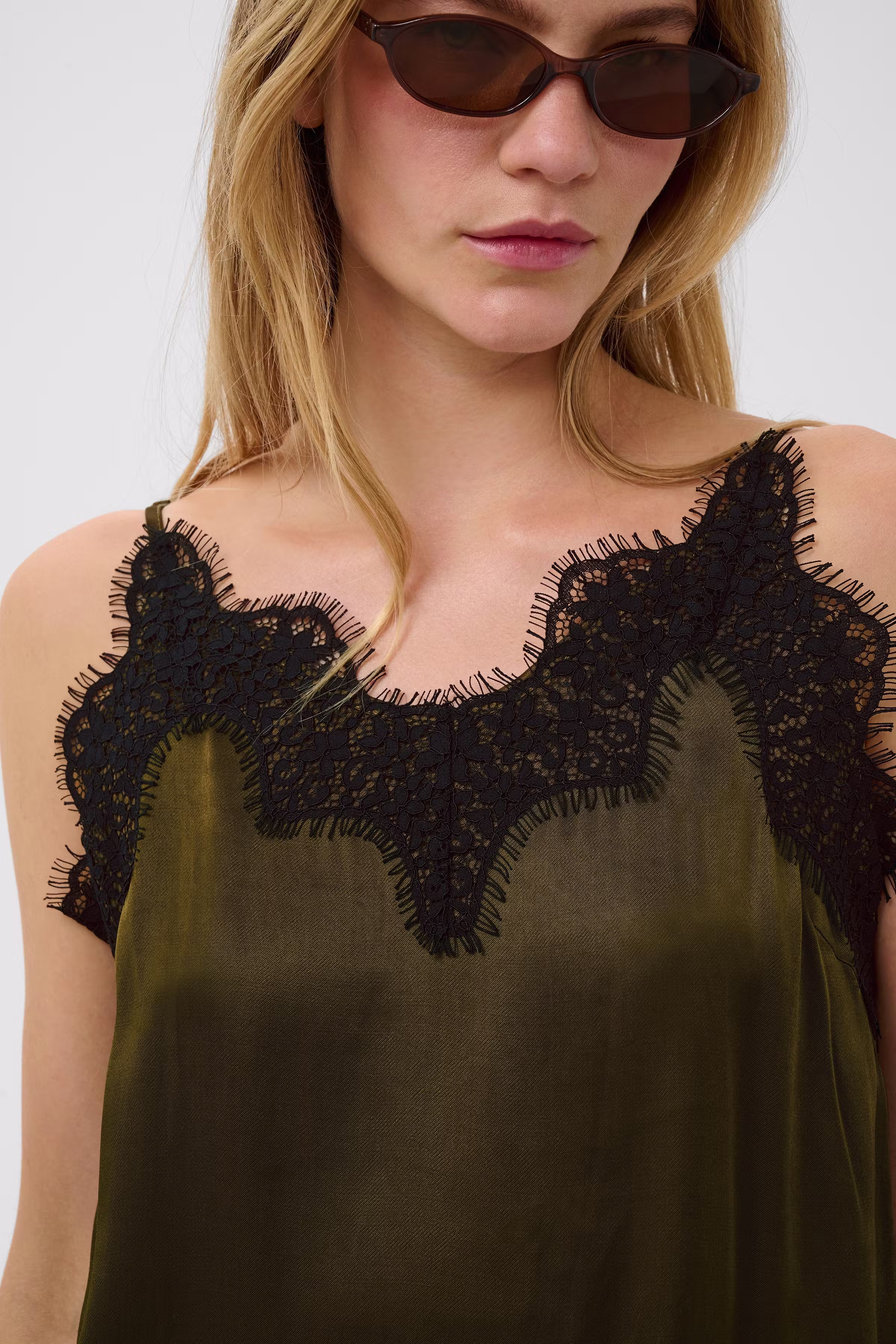 SLIrini Top LOOKBOOK DETAIL 30409378-190618