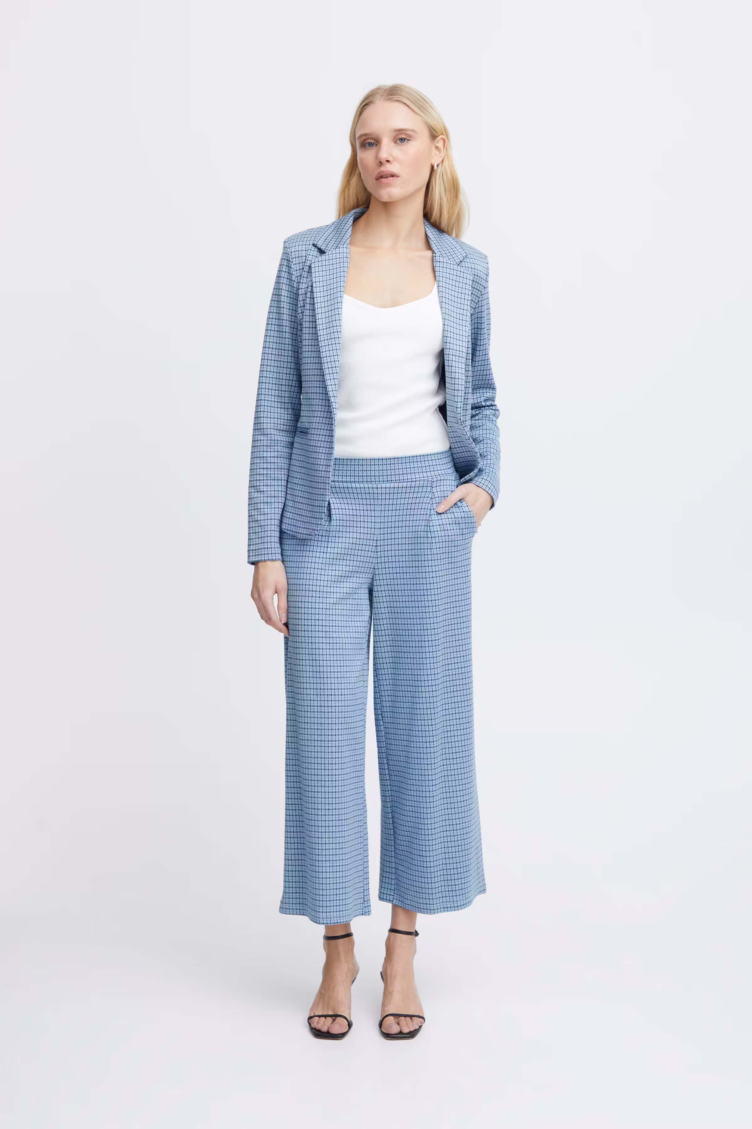 IHKATE Bukser LOOKBOOK FRONT 20118223-164020